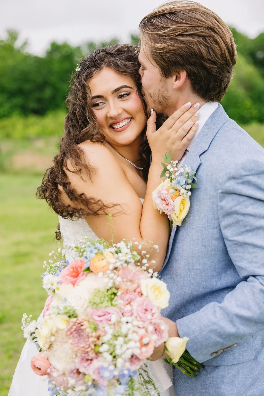 A colorful spring Wedding in Arlington TN 