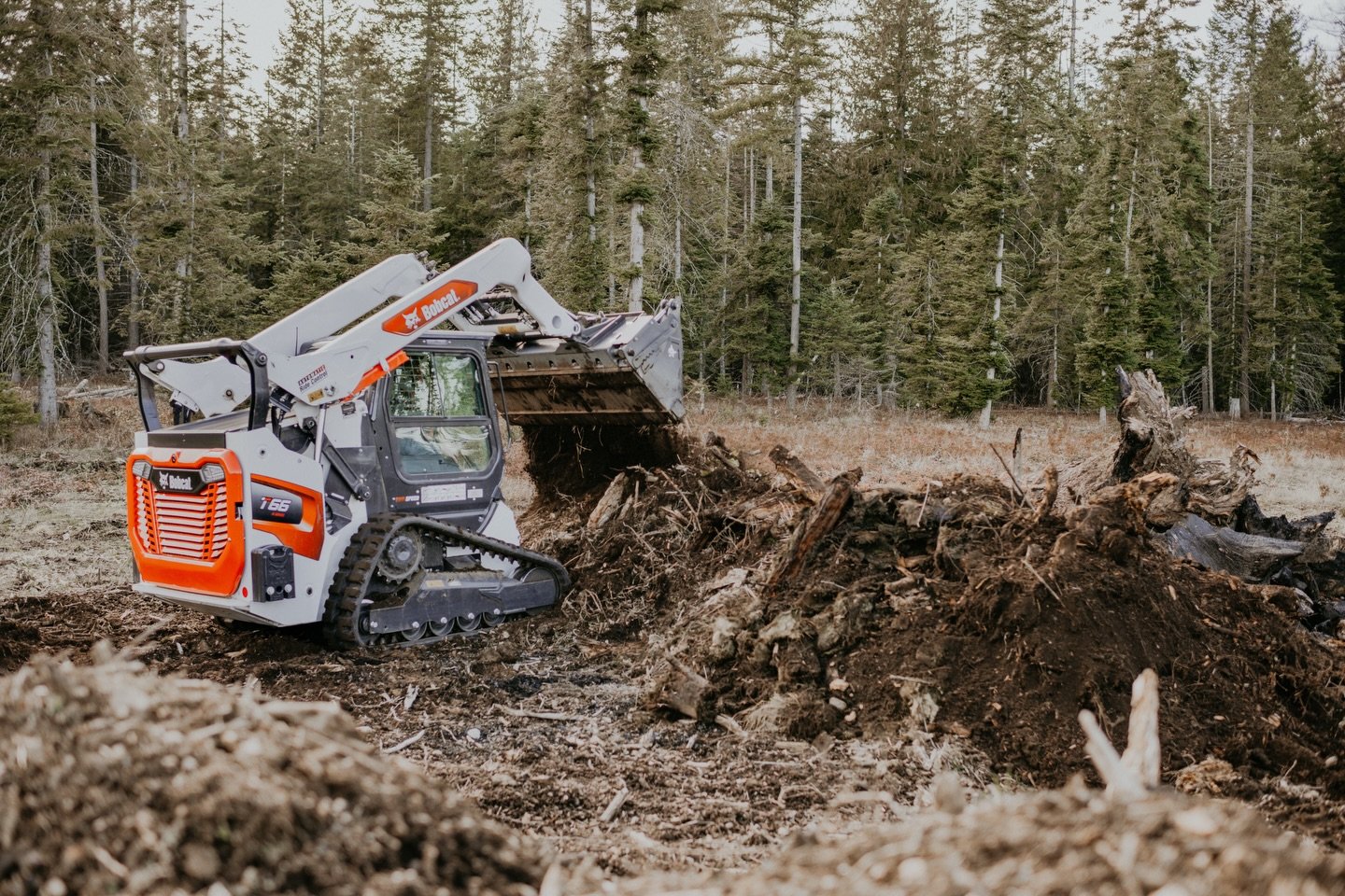 It&rsquo;s time for spring cleaning 🚜
Does your land need a little pick me up? 
Give us a call at 208-661-0884 and get scheduled today! #coeurdalene #dirtworks #landprep #bobcatt66