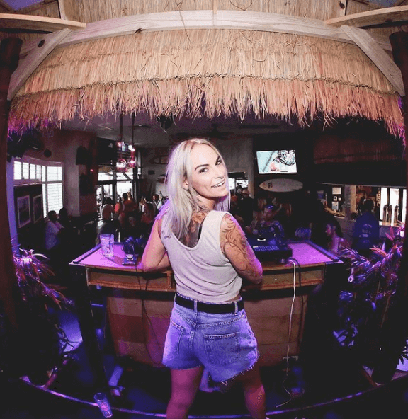 perth-stripper-dj-perths-hottest-dj-octavia-13.png