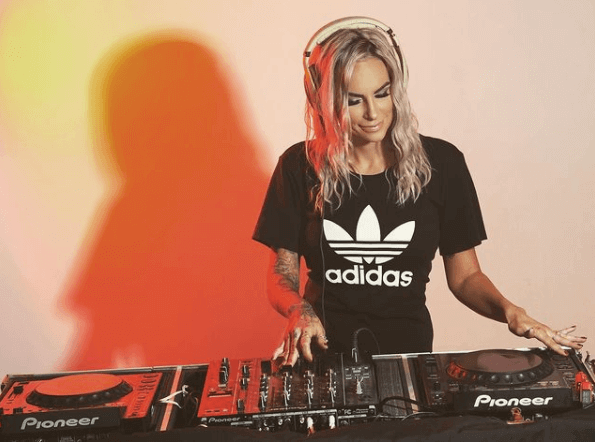 perth-stripper-dj-perths-hottest-dj-octavia-9.png