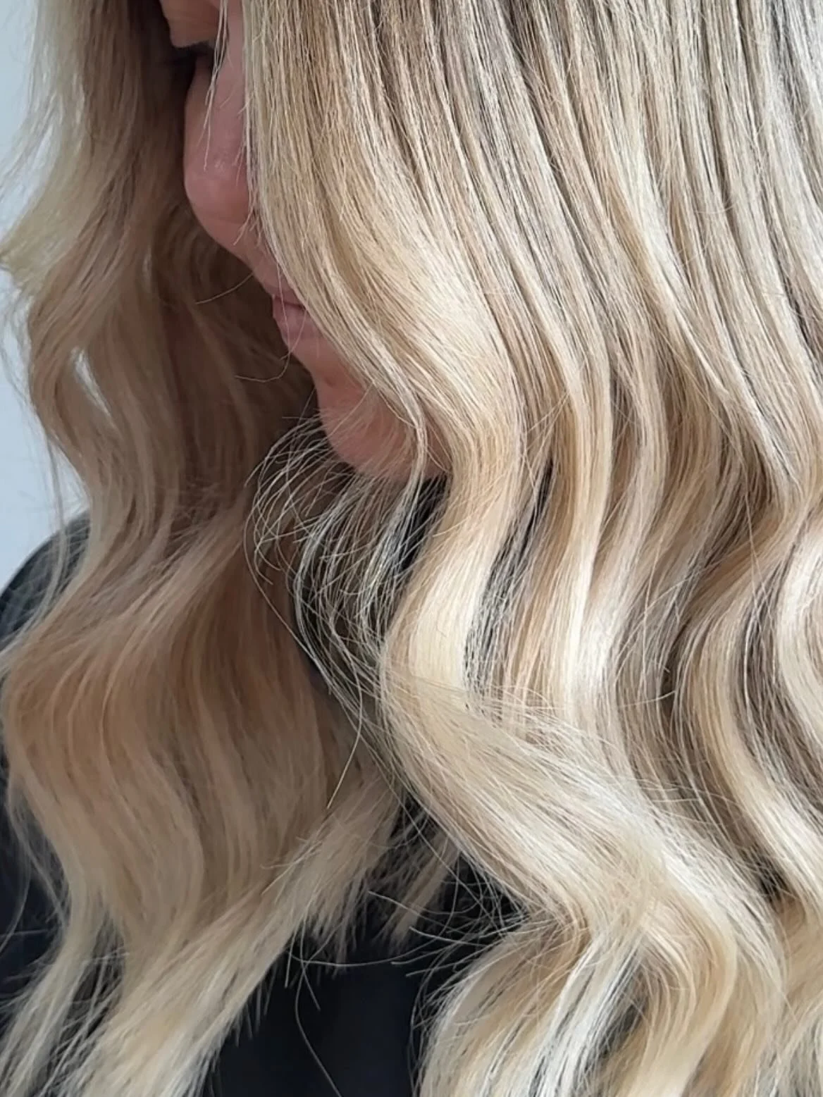 The ultimate luxe blonde that feels effortless &amp; wearable by @hairbyholly_intuition ✨

Fresh &amp; healthy blondes, customised for you, are her love language. 

Sit in @hairbyholly_intuition chair, appointments available online. Intuitionhair.com