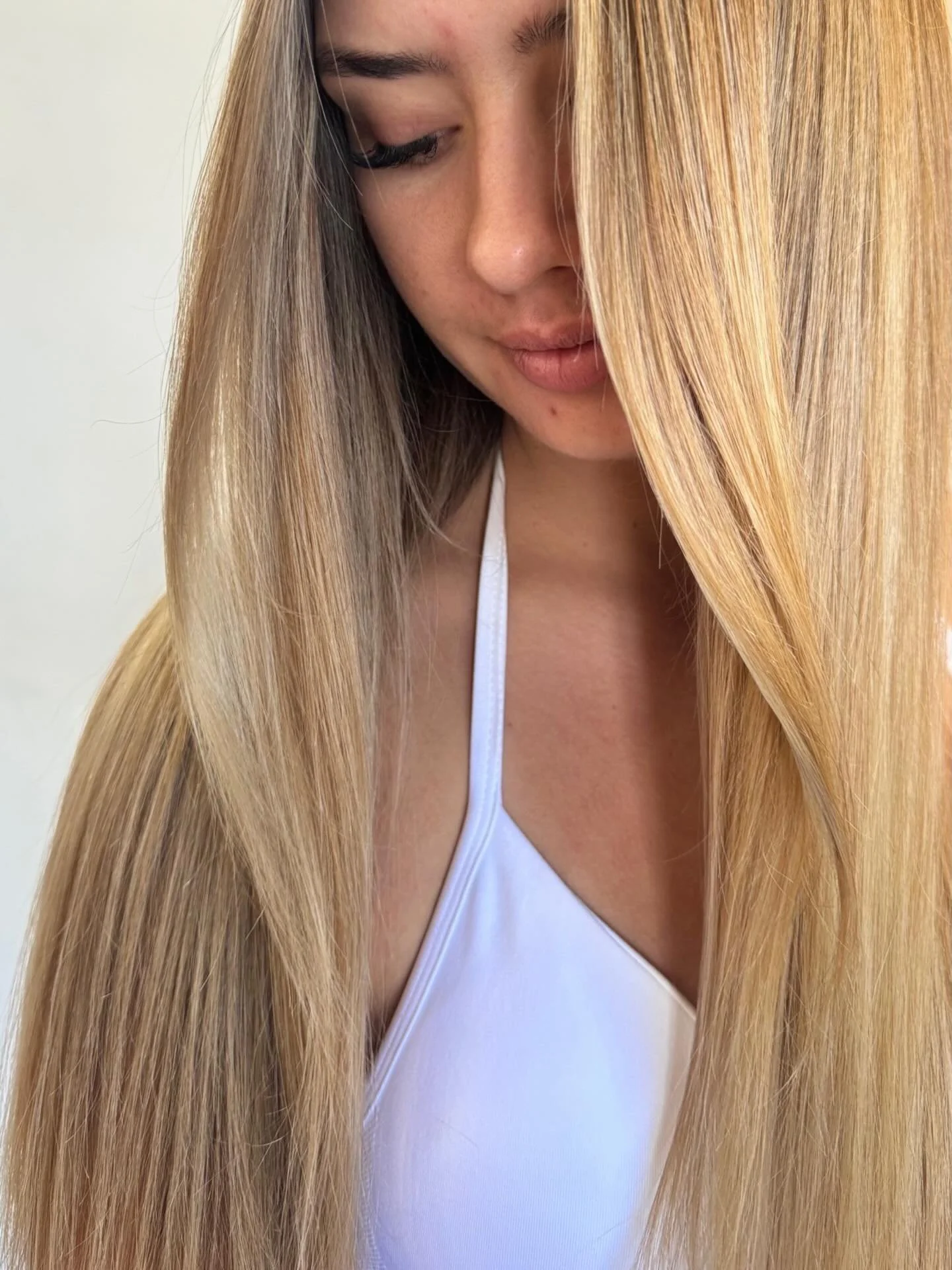 This is your sign to just go for it 🤎 
Lighter, darker, softer, shorter, longer, healthier&hellip; whatever you&rsquo;ve been contemplating, now is the perfect time to step into your truest and most confident self, yet. We&rsquo;ve got you covered. 