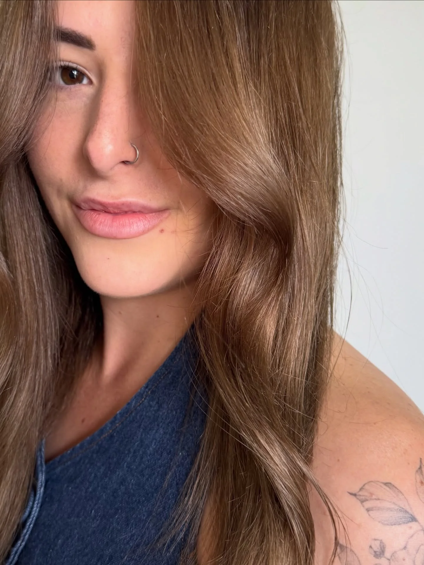 We LIVE for reactions like these 🤍 

Insanely gorgeous transformation by @hairbymikayla_intuition. It&rsquo;s giving effortless, cool girl brunette 🫶🏽 

The transformation you&rsquo;ve been sitting on, is waiting xx