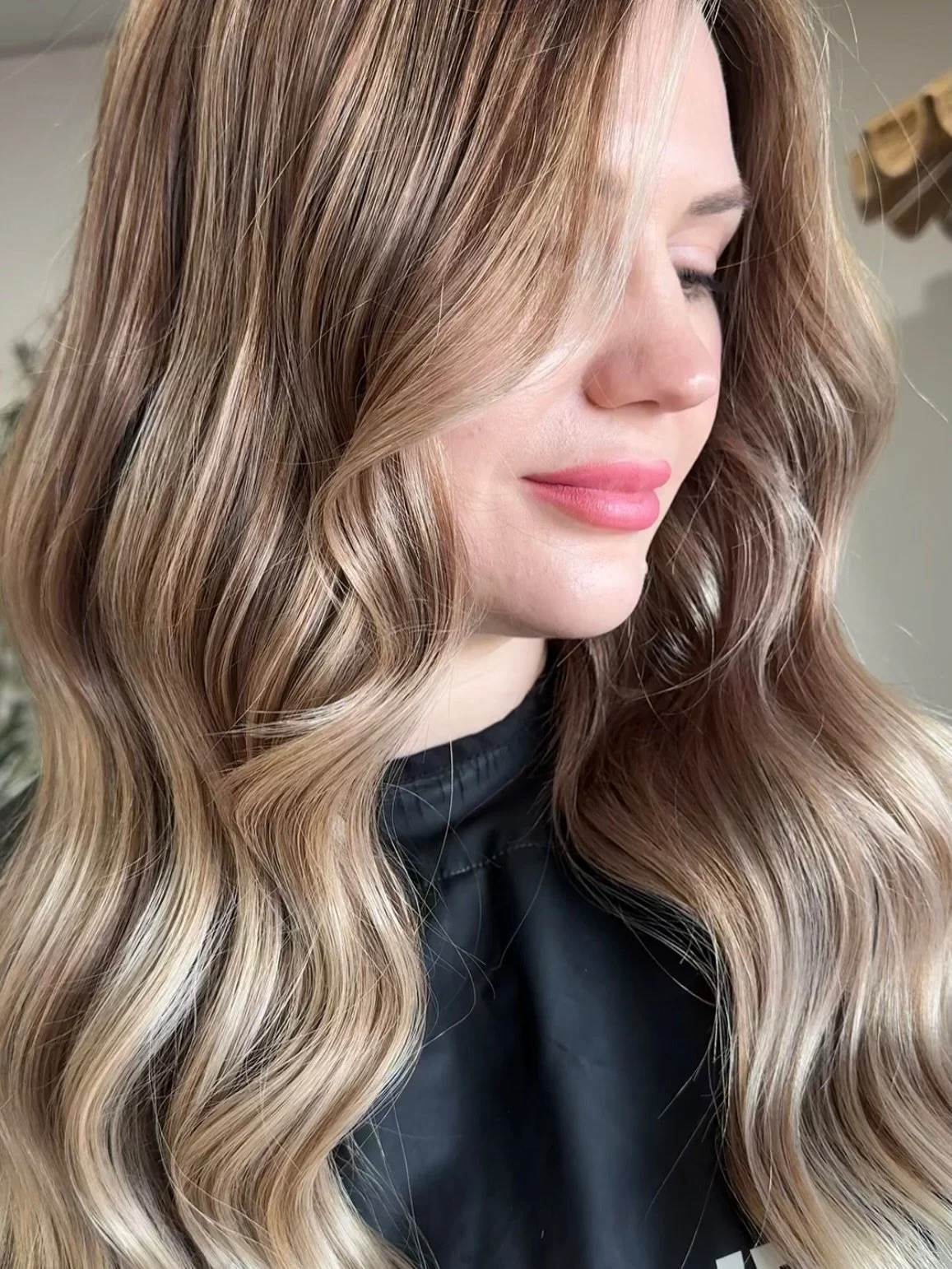 She said, &ldquo;I&rsquo;m getting married&rdquo;
@hairbyholly_intuition said, &ldquo;We&rsquo;ve got you, girl&rdquo; 🤍

The result? A gorgeous, soft, natural balayage 😮&zwj;💨 Creating dimension and effortless wearability, even after grow out. 

