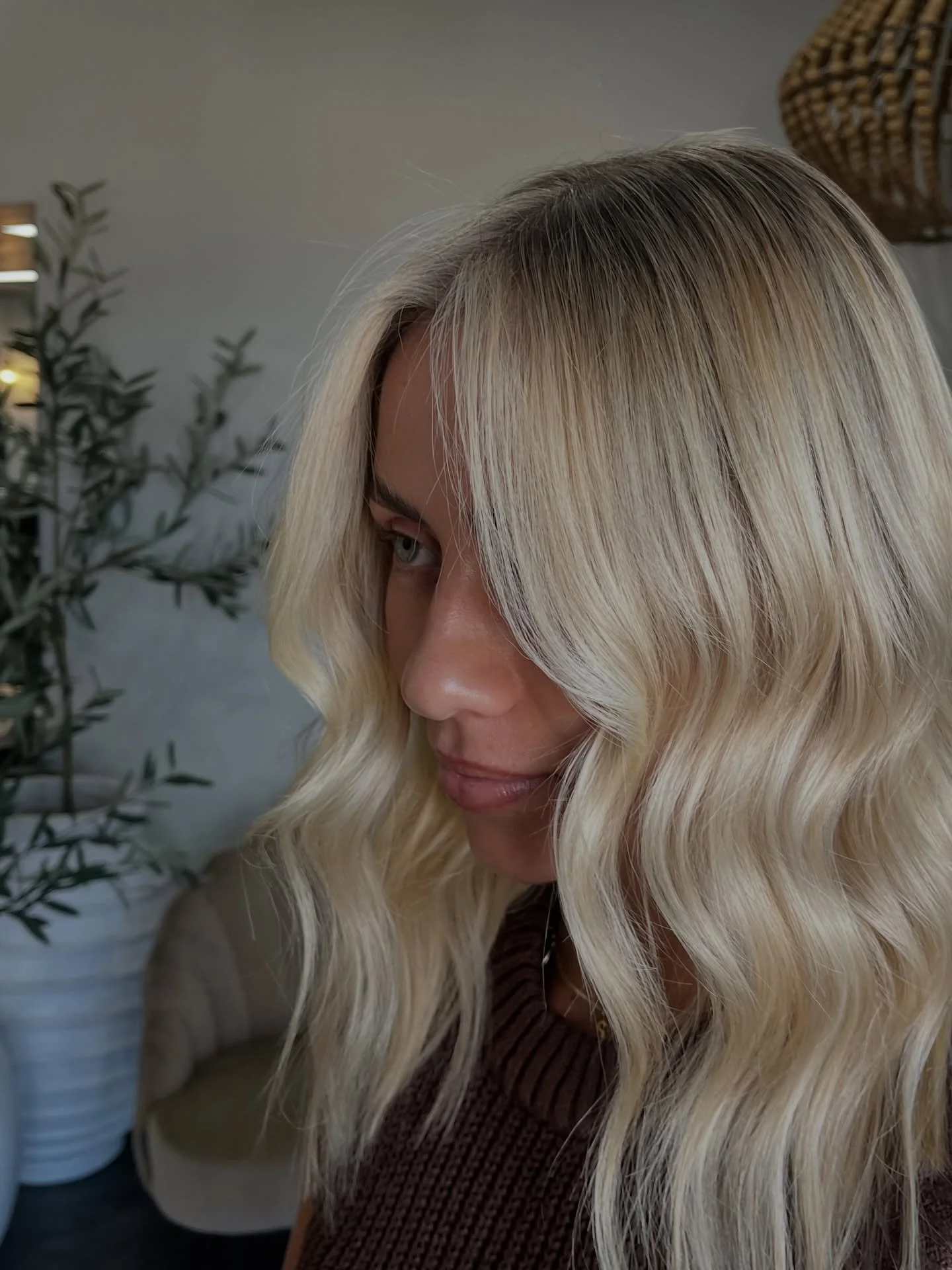 @hairbylilli_intuition, hallelujah 🤍

The hair. The vibes. The stylist.
Our walking sunshine and newest Senior Stylist✨
Sit in her chair xx