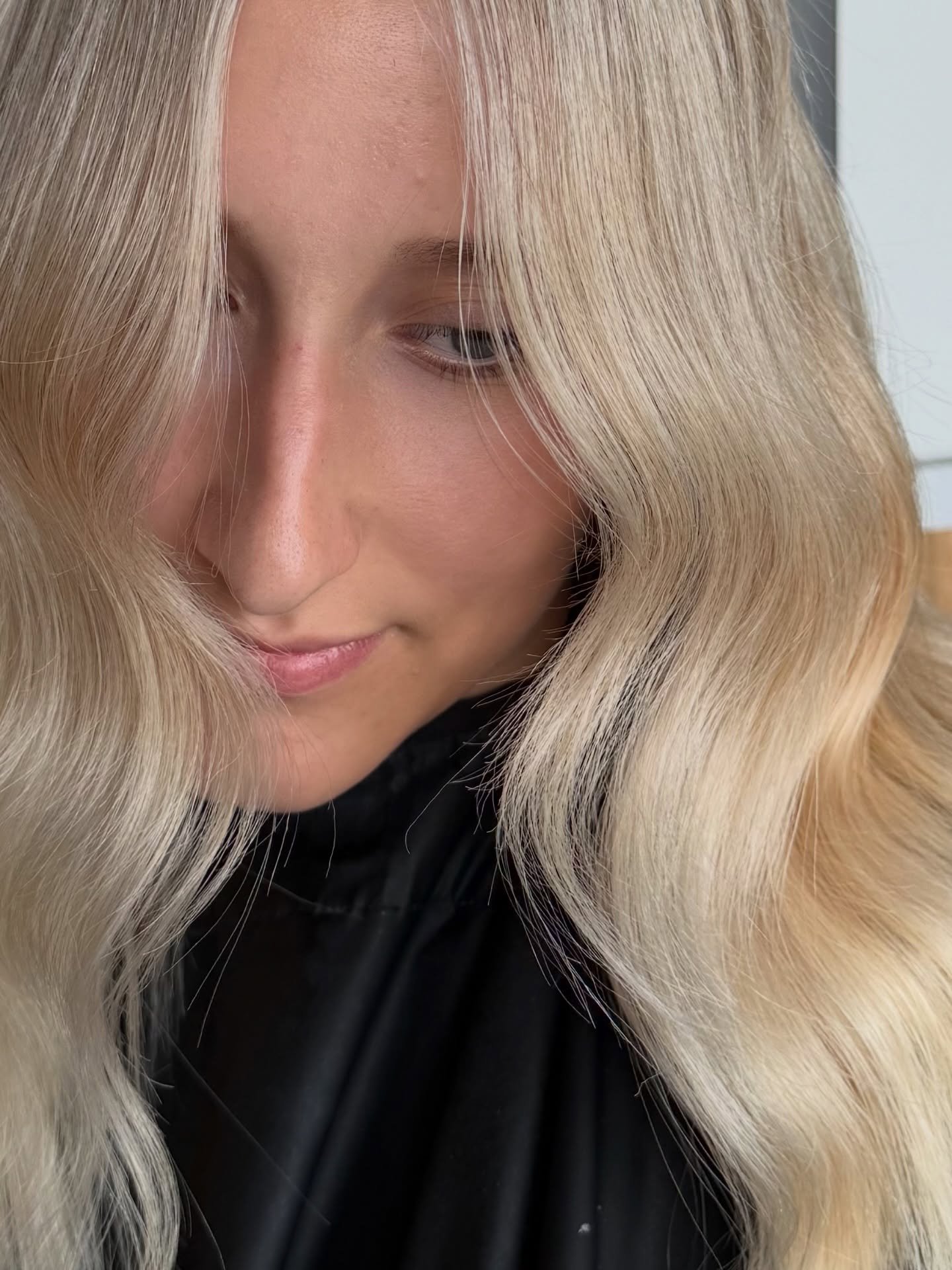The dreamiest blonde we ever did see @hairbyholly_intuition 🤍✨

Good hair isn&rsquo;t random. 
Effortless results come from intentional care, consistent maintenance and assured expertise. Each and every visit. 

Beautiful. Intentional. Elevated. 
Se
