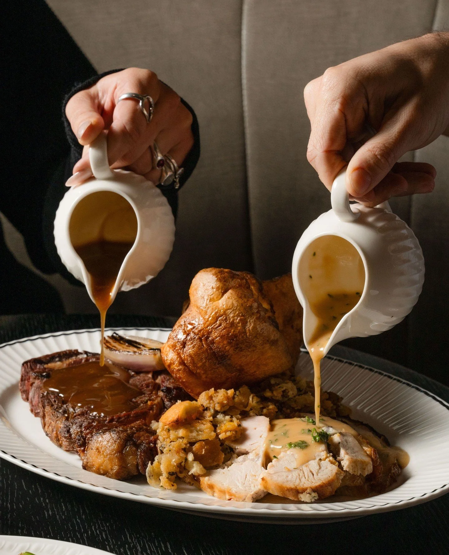A glimpse into the main act of our exclusive Christmas Day Lunch at Ottie’s… 🎄
→ Slow-Roasted Beef Ribeye with Yorkshire pudding and caramelised onion gravy
→ Roast Turkey Breast with apricot & pistachio stuffing and B
