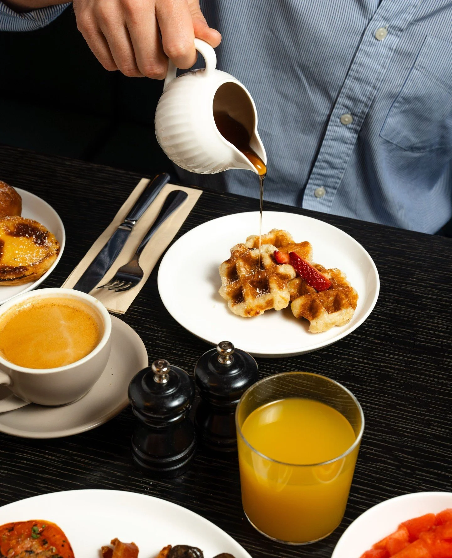 Start your day right at Ottie's. Join us seven days a week for Ottie&rsquo;s Breakfast - a generous buffet of seasonal favourites, from hot dishes and eggs cooked to order to pastries, waffles, fresh fruit and more.⁠
⁠
#OttiesMelbourne #MelbourneBrea