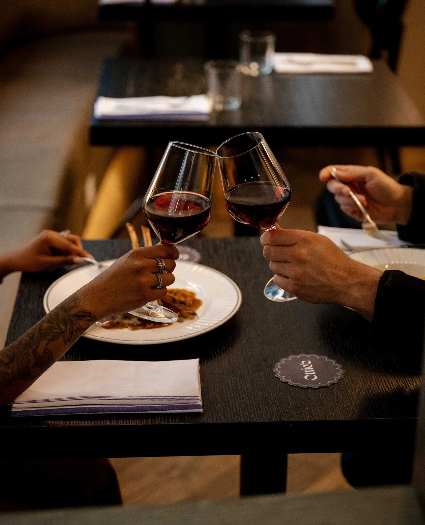 There's still time for Valentine's at Ottie's 💙⁠
⁠
Saturday 14 February. No rush, no fuss. Just bubbles on arrival, a generous set menu, and an evening that unfolds exactly as it should.⁠
⁠
Bass Strait Baked Scallops with herb butter. Coffin Bay Oys