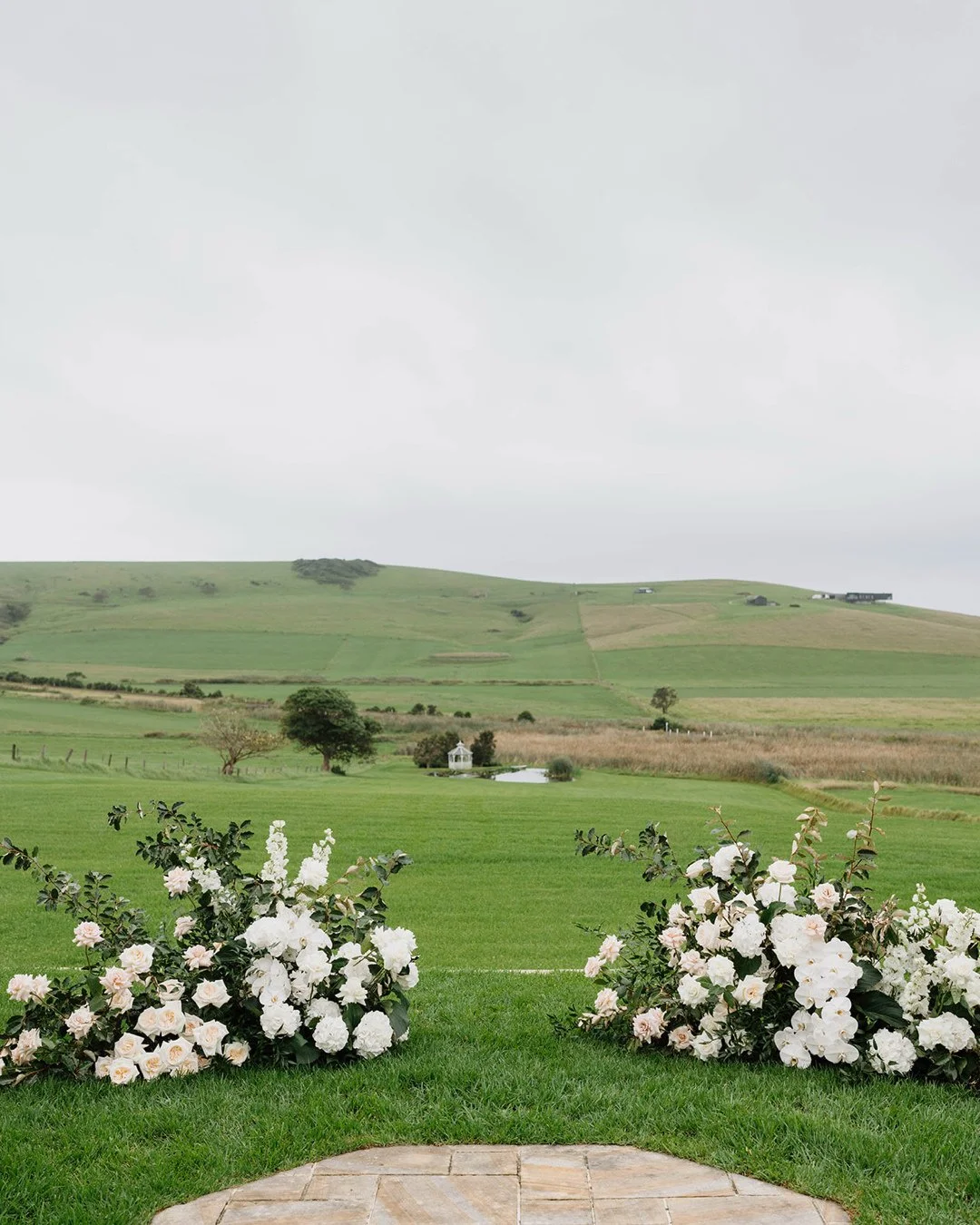 There&rsquo;s something so special about the south coast. This weekend&rsquo;s wedding is in Gerringong, and I just love how the rolling hills meet the ocean. This was Jo and Kane&rsquo;s wedding @seacliffhouse, photographed by @liamjon.co.