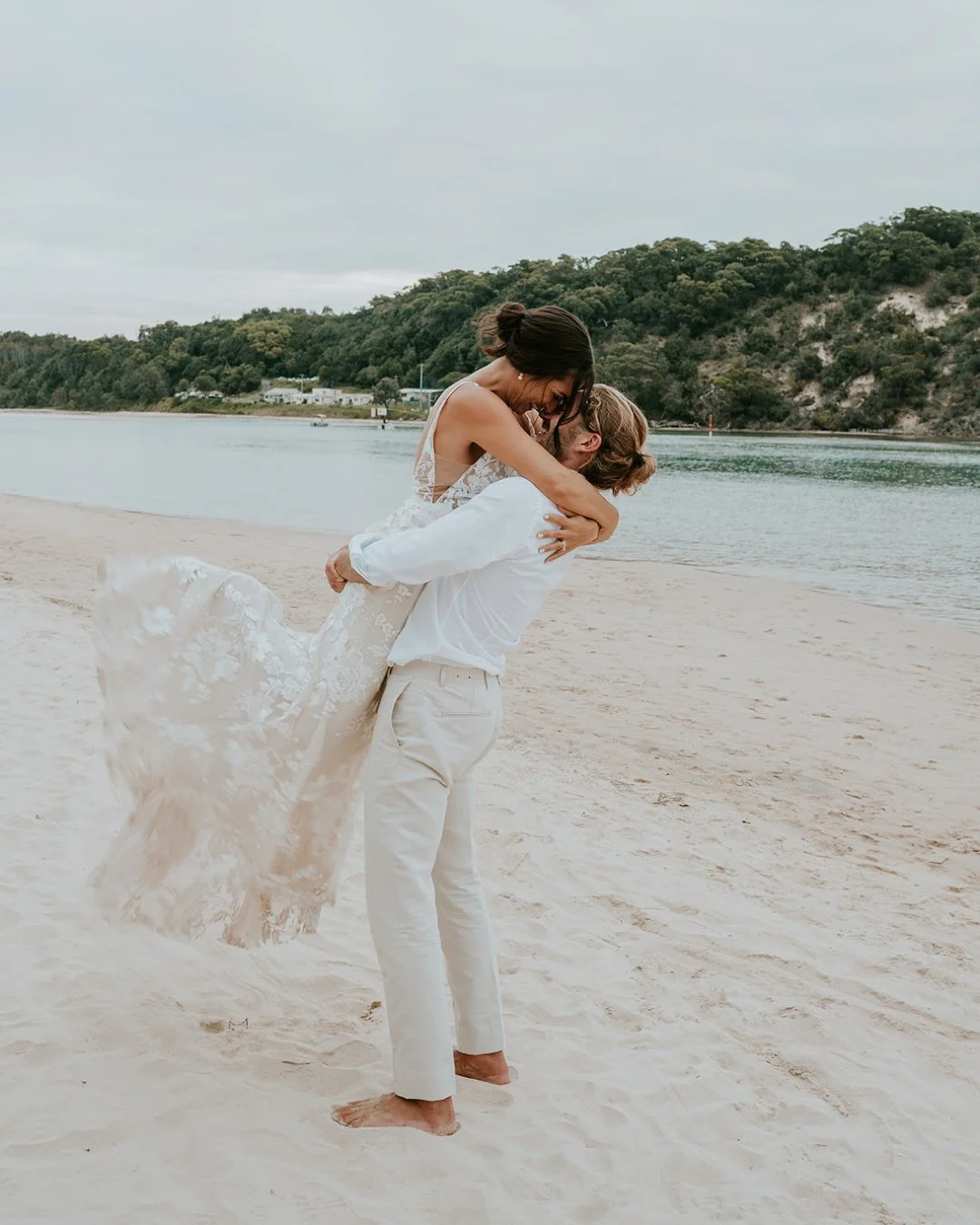 These hot summer days have me thinking about beach weddings! This was @thecovejervisbay, the gorgeous celebration of Matt and Kate. ⁠
⁠
Photographer: @elizajade