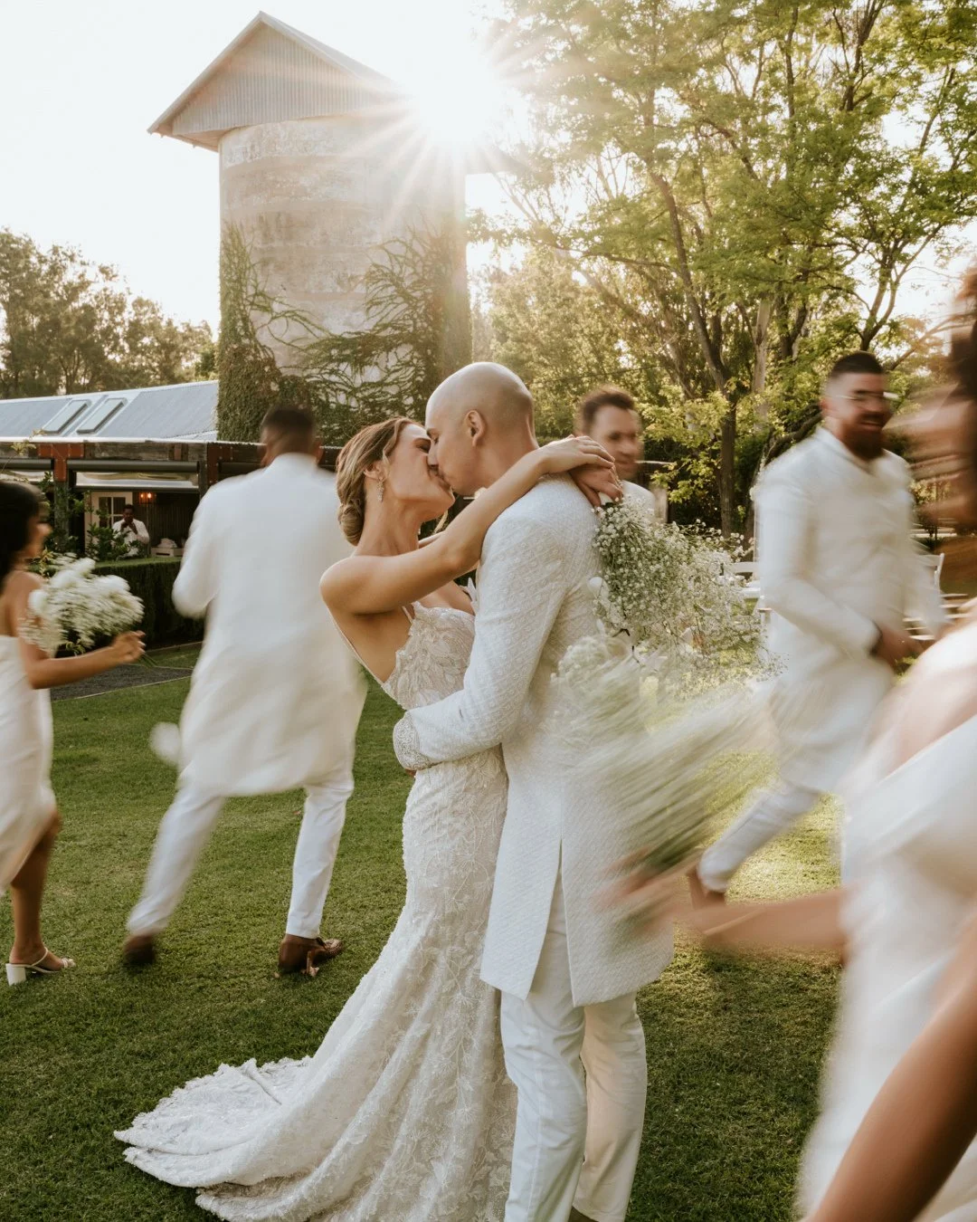 Happy anniversary to Laura &amp; Matt, such a beautiful couple and a beautiful day!⁠
⁠
Laura &amp; Matt⁠
Venue: @thehomesteadberry⁠
Photographer: @alanataylorphotography