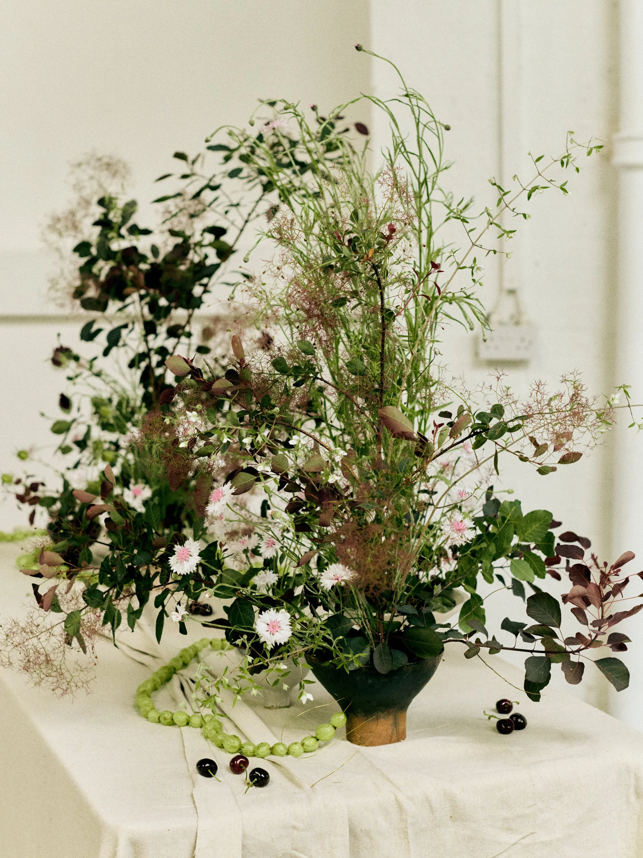 261801_FLOWERSONTHEEDGE_TILLYWACE_1440.jpg
