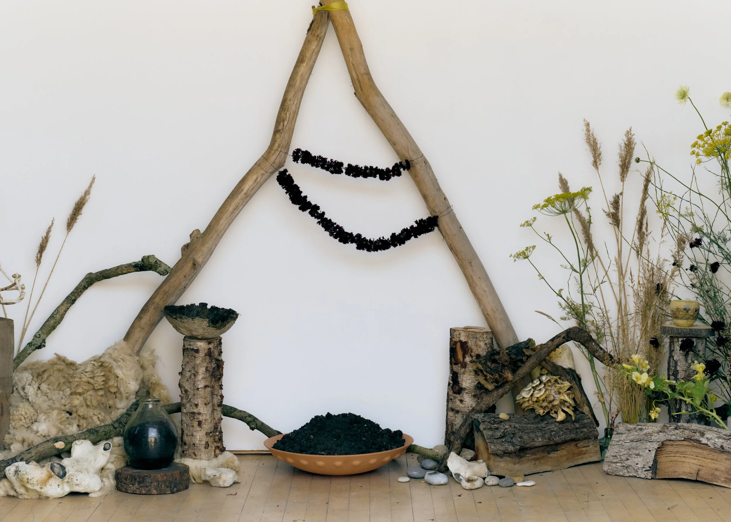 Copy of 259619_FlowersOnTheEdge_0953.jpg