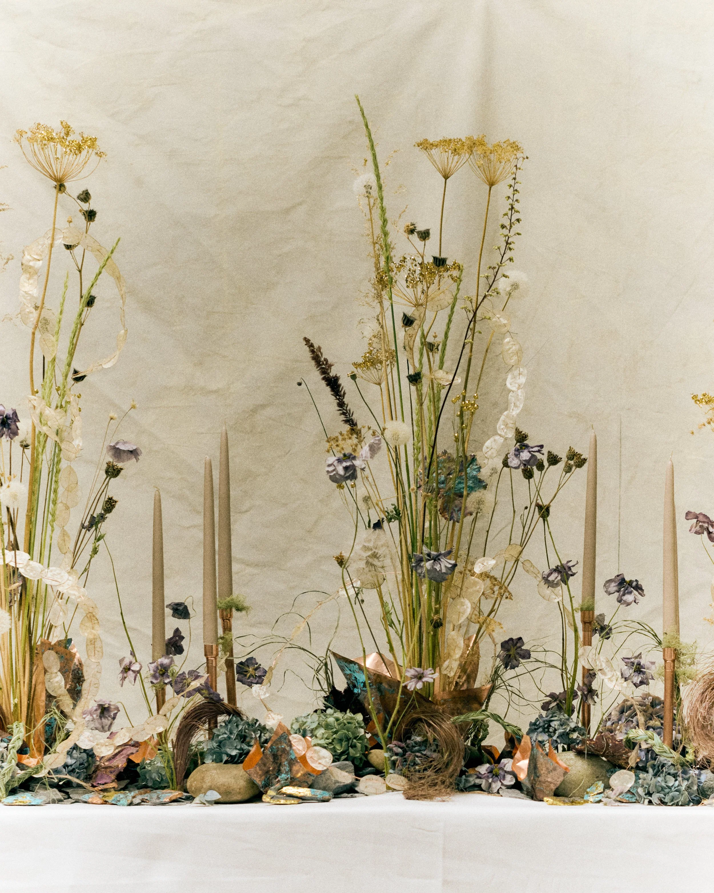 261801_FLOWERSONTHEEDGE_TILLYWACE_1366.jpg
