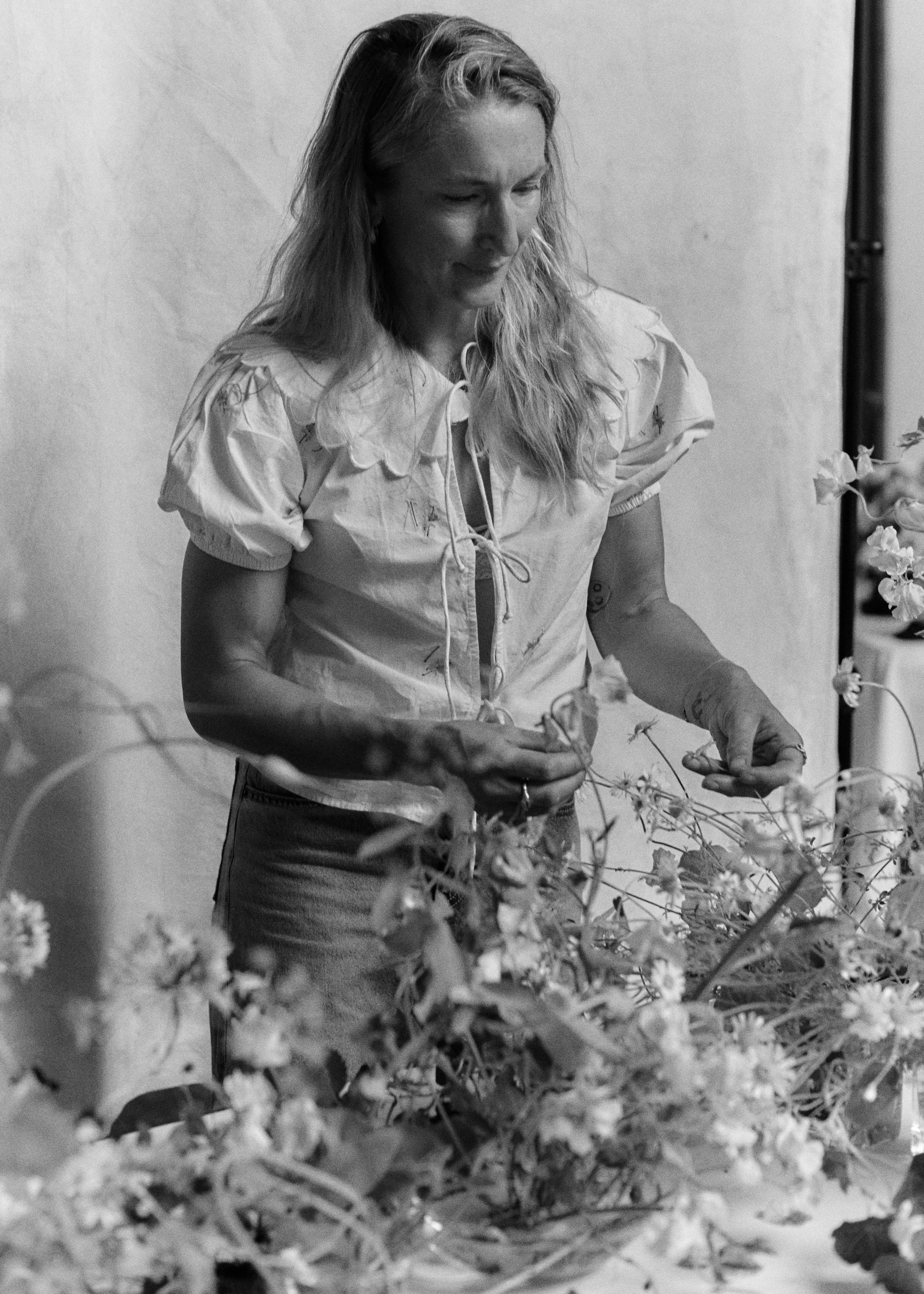 261801_FLOWERSONTHEEDGE_TILLYWACE_1252.jpg
