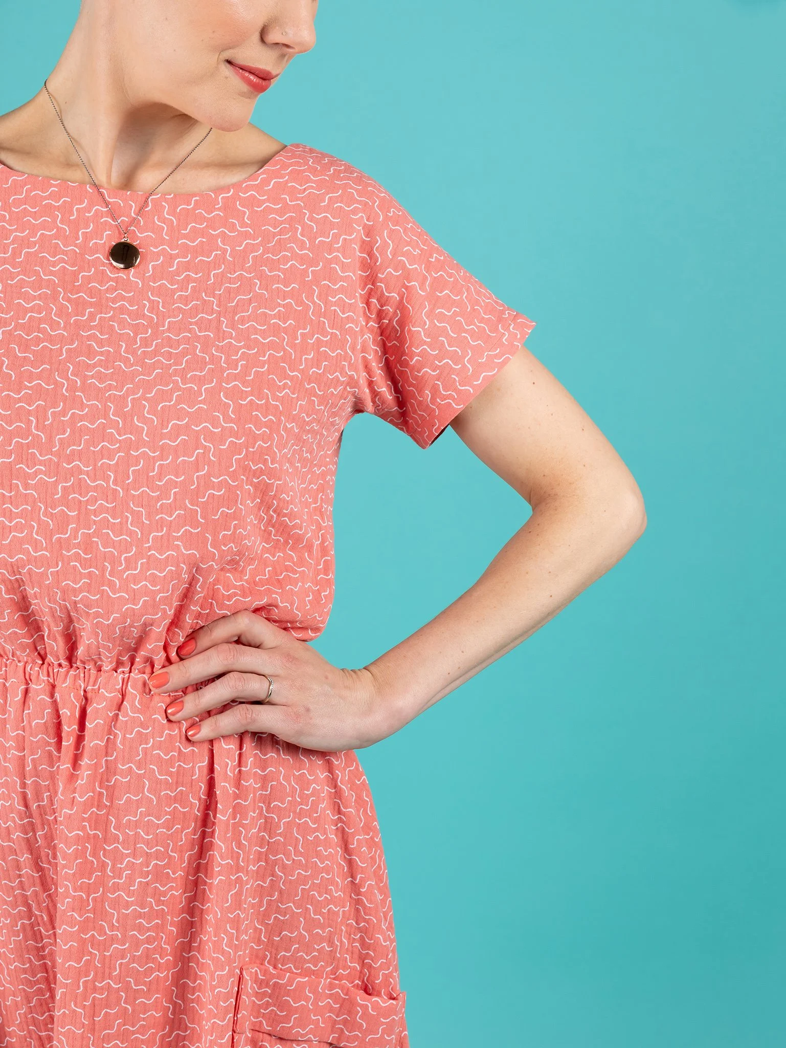 Lotta_dress_midi_shortsleeves_03.jpg