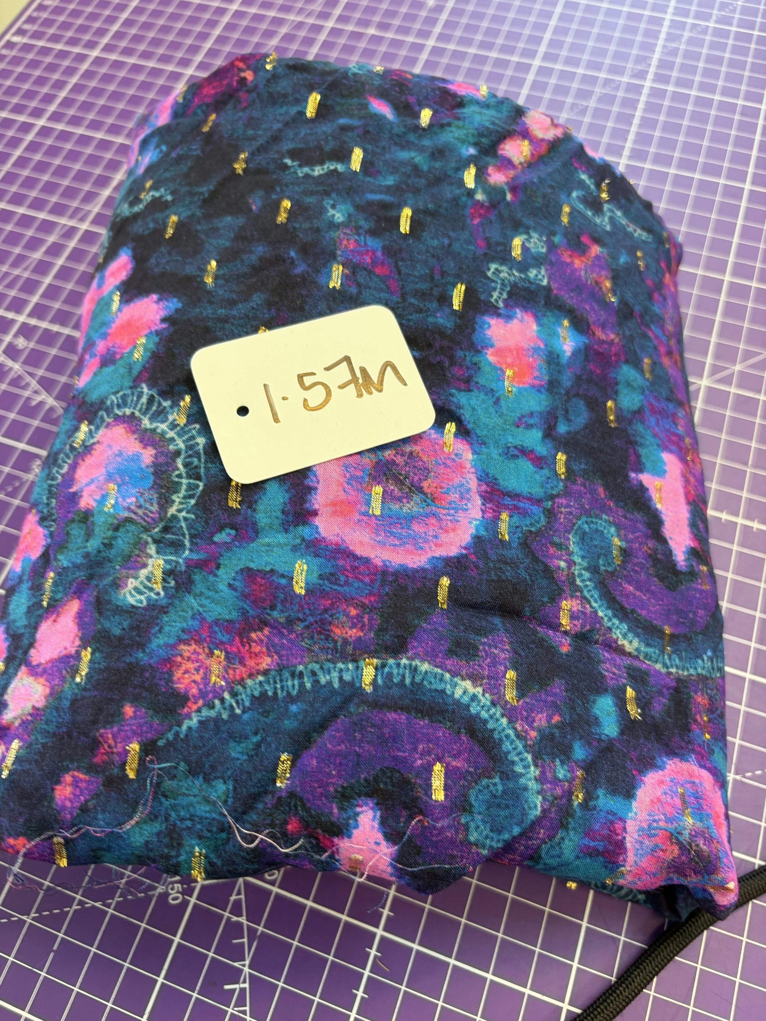 1.57m Cool Paisley Bloom Viscose Lurex - Mays Sub Box fabric