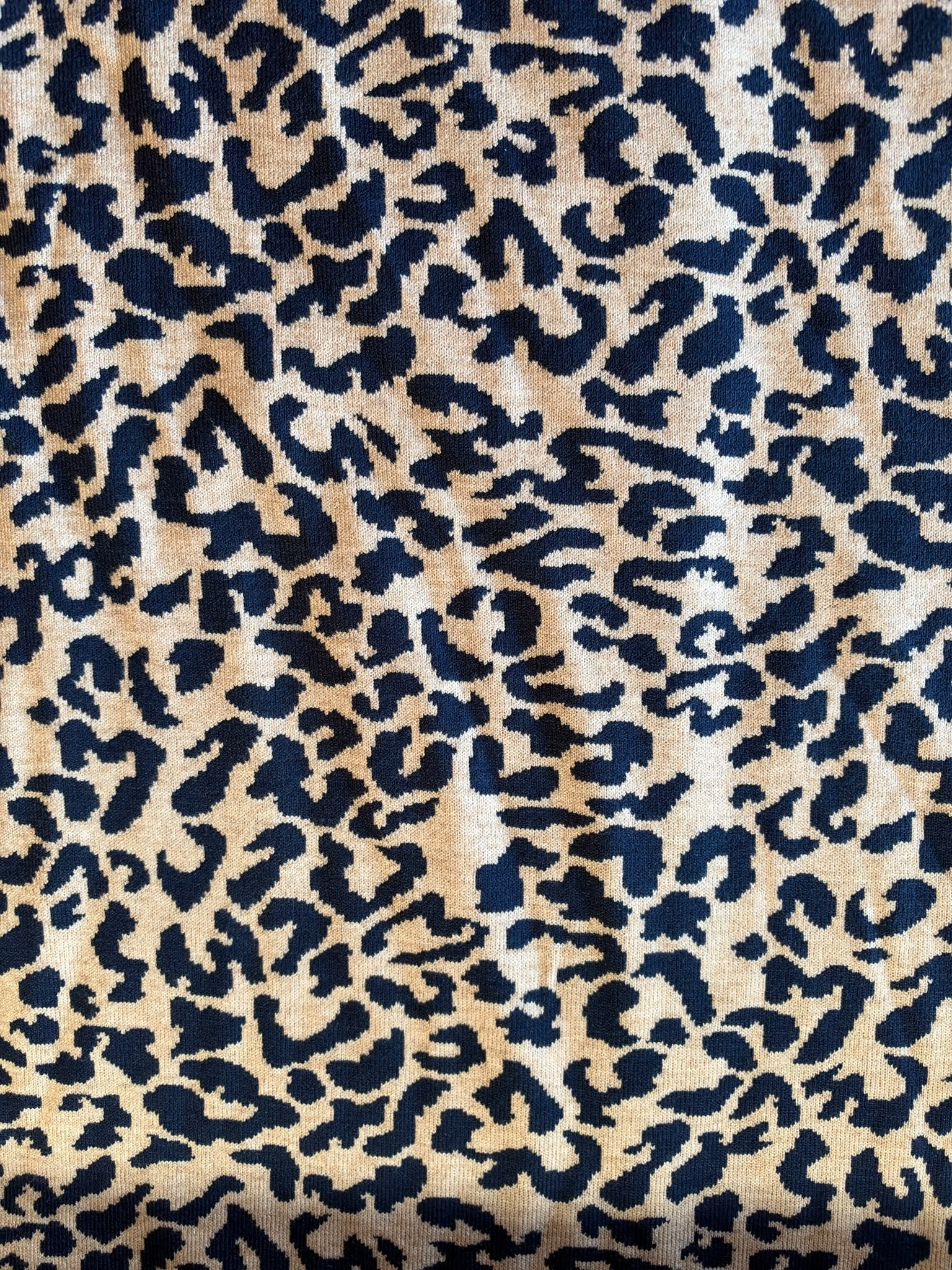 leopard knit2.jpg