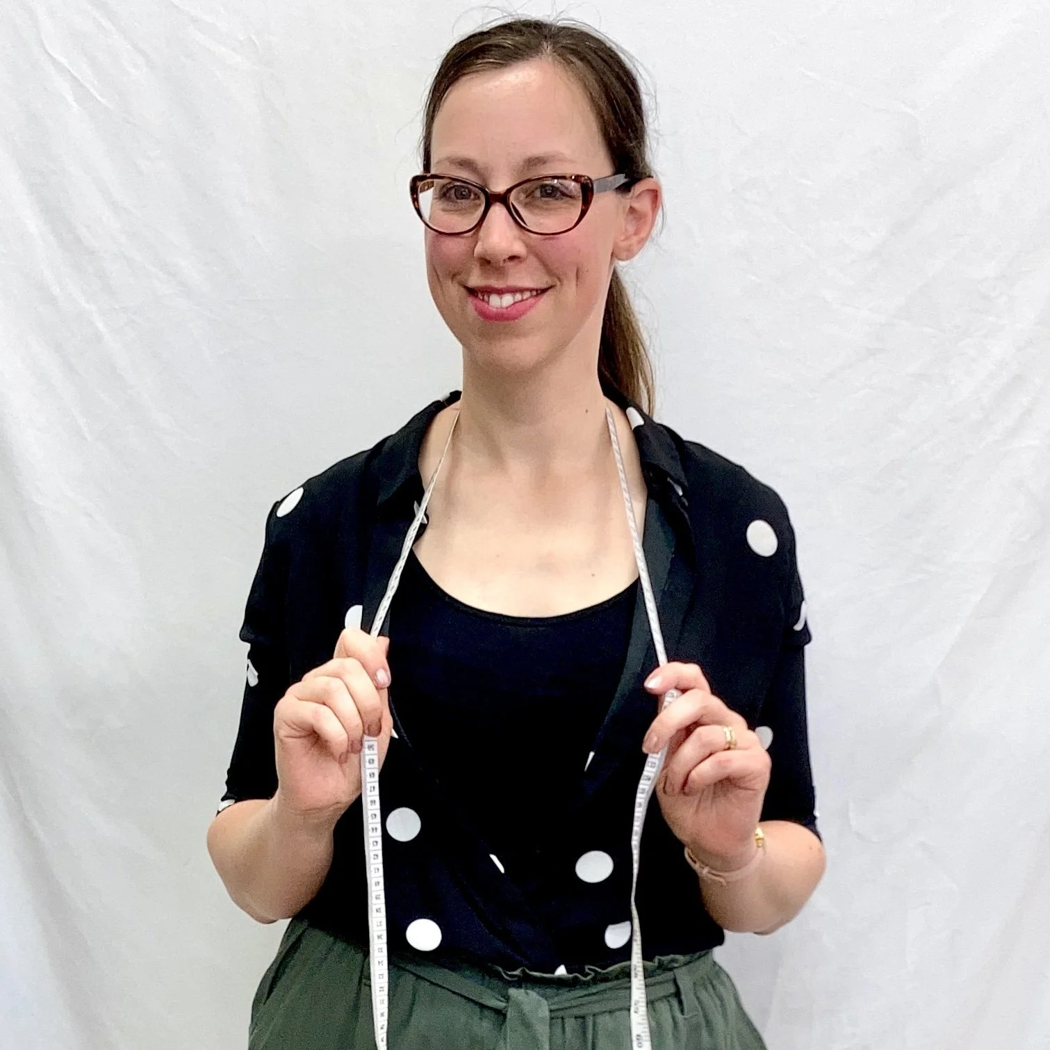 Sarah Laws Headshot square.jpg