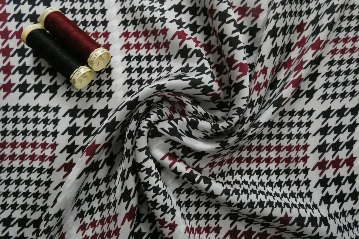 Lady McElroy Rosewood Houndstooth - Black - Pure Cupro