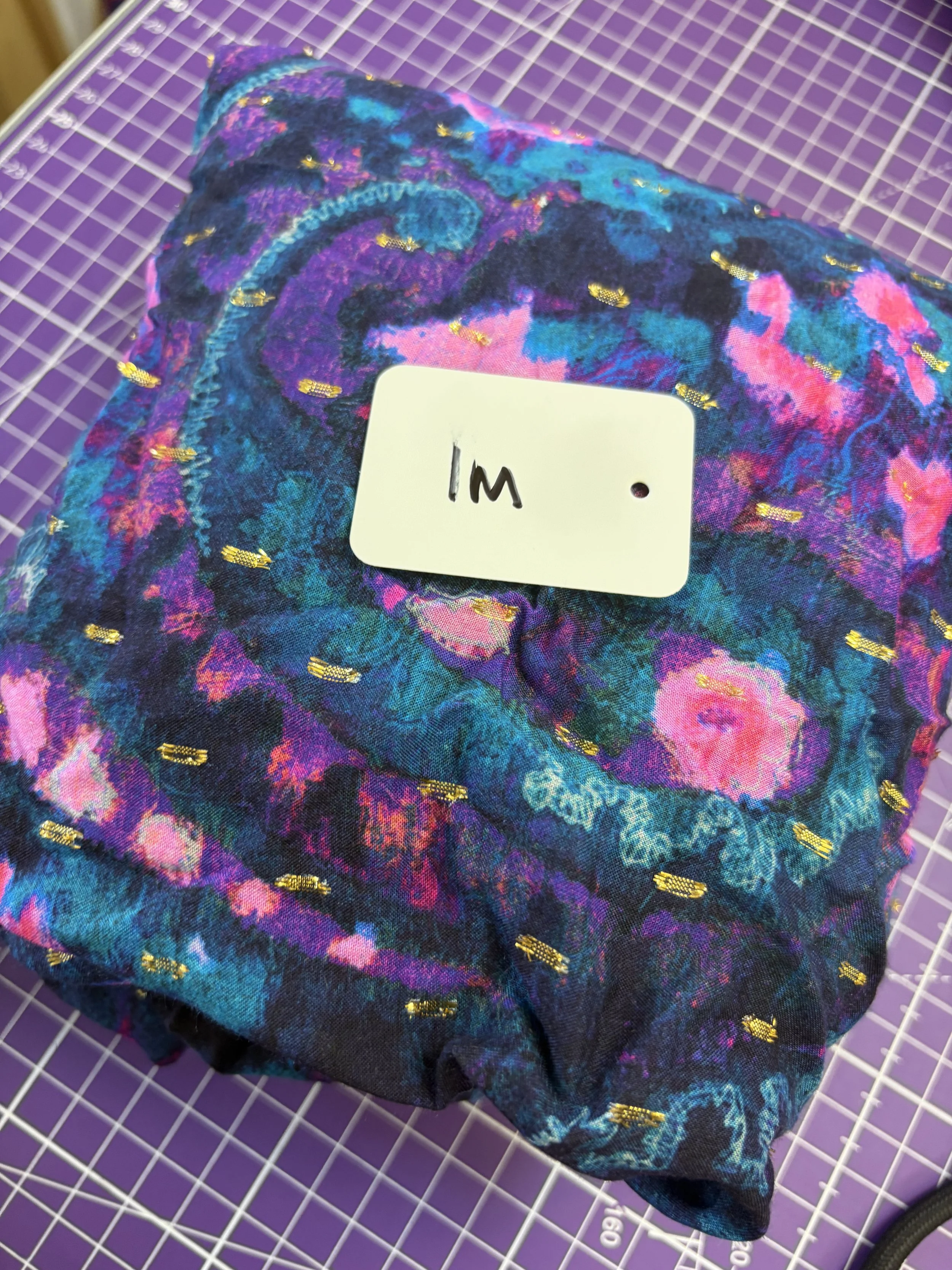 1m Cool Paisley Bloom Viscose Lurex - Mays Sub Box fabric (Copy)