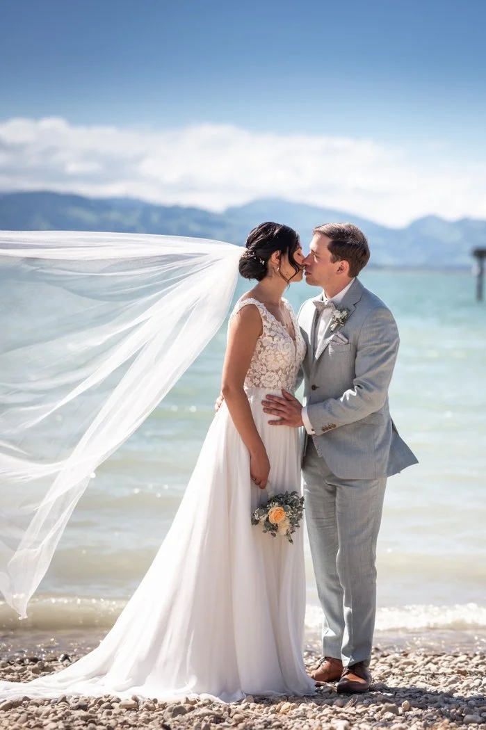 Hochzeitsfotograf am Bodensee. Lochau mit Blick auf den See.