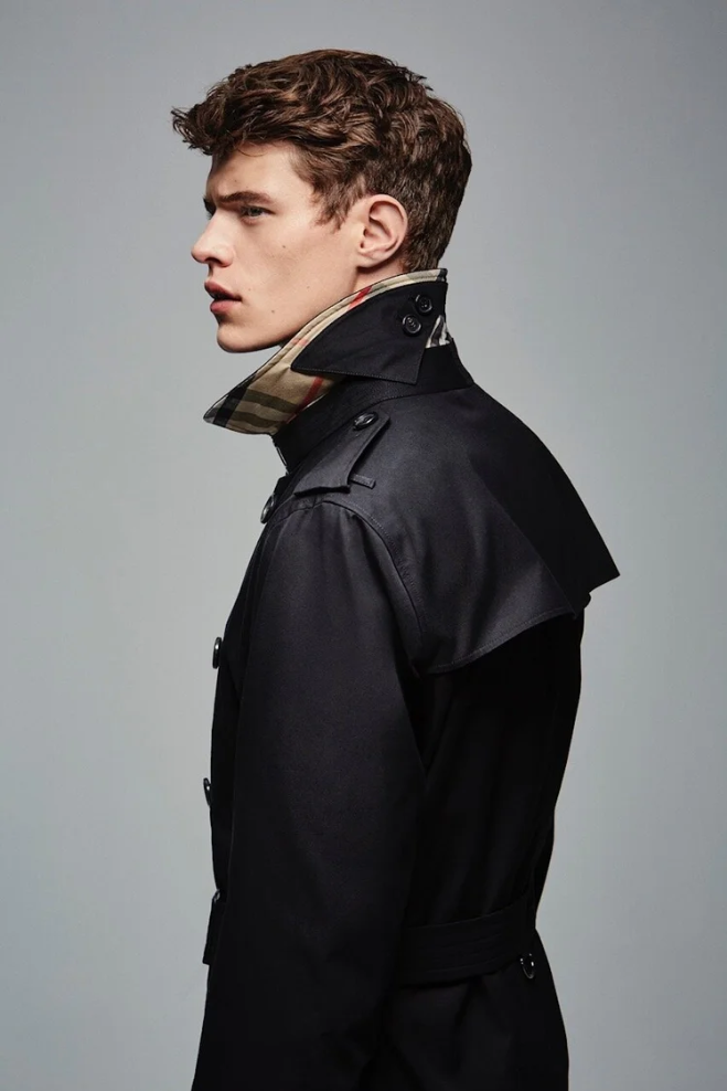 BURBERRY SAKS FIFTH AVENUE