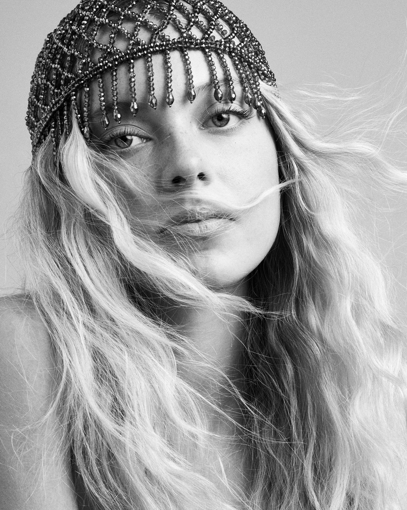 Laura-Sophie Langer (@laurasophielanger) HAIR &amp; MAKE-UP &amp; Dilara Tuncer (@tuncer_dilara ) STYLING. 

Photo: @sosodaum 
Art Direction: @elisazessin  @sosodaum 
Styling: @tuncer_dilara 
Hair &amp; Make-Up: @laurasophielanger 
Model:@liv.klh @tw