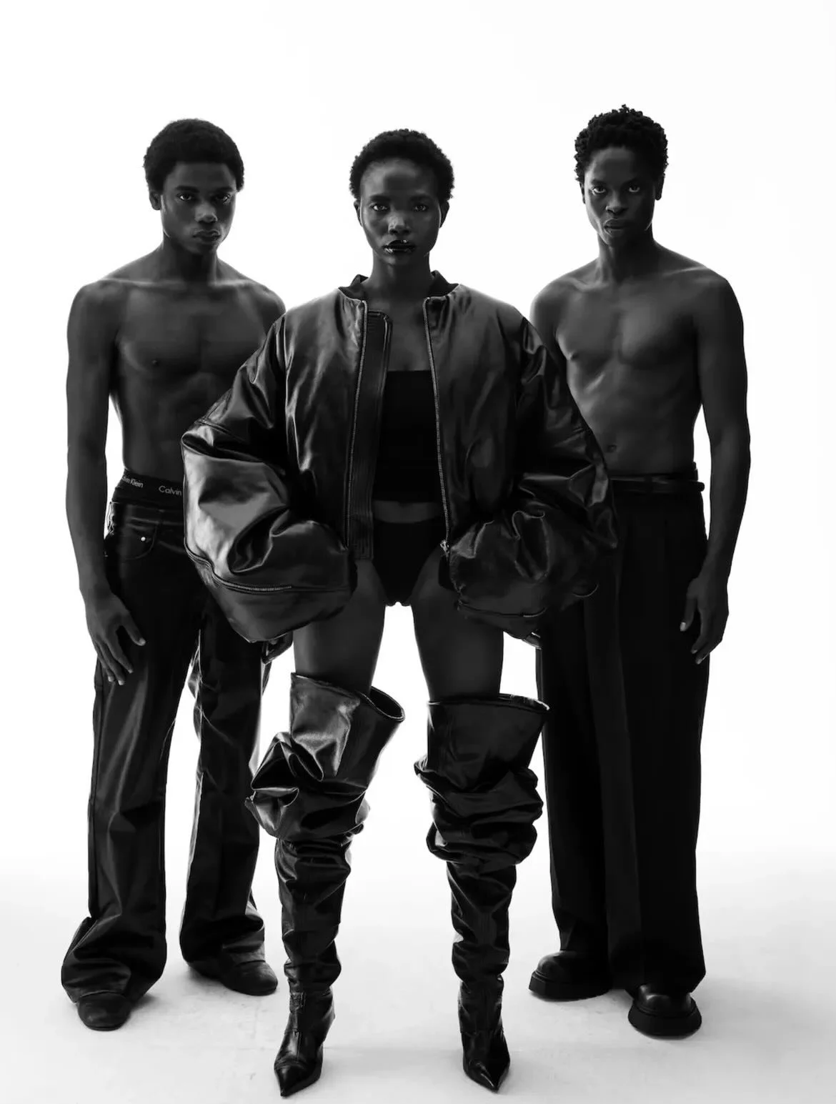 Marlene Wilke @_marlene.wilke SYLING for @kaltblut_magazine 

Photo @jamo.kofie_photography 
Styling : @_marlene.wilke 
HMUP : @tina.ix 
Models : @s_for_sal_  @frankline.mok @basketballpicasso 
@playhamburg