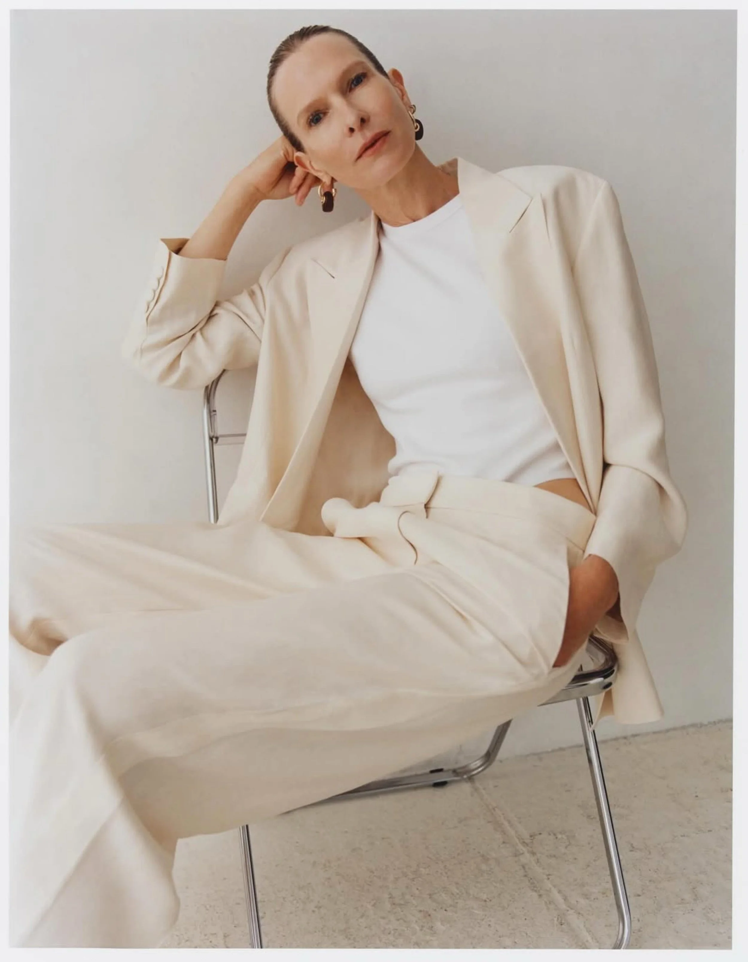 Ela Uribe ( @elauribe ) Hair &amp; MAKE-UP for Christina Kruse

Photo: @lukasgoldschmidt 
Styling: @ninocerone 
Special Thanks to @krismaisan0 

#beauty #photoproduction #hairandmakeup #styling #elegant