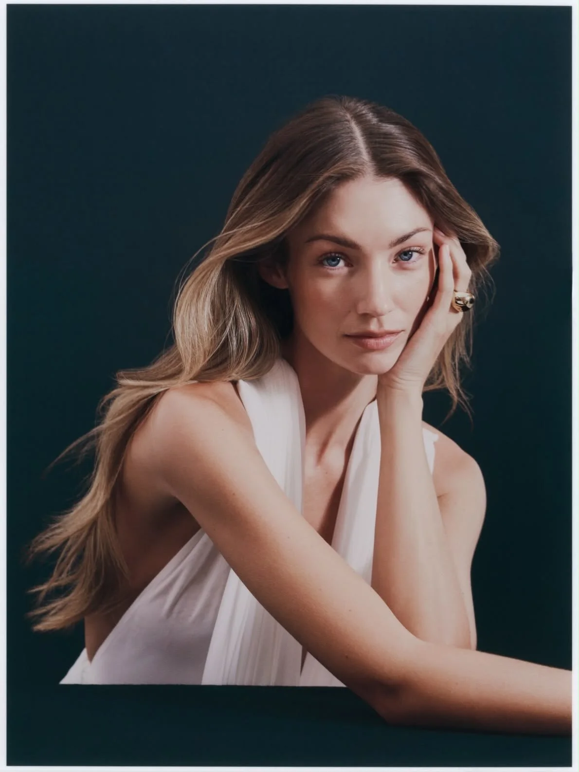 Sabrina Wolf ( @sabrinawolf_makeup ) Hair for @grazia_magazin 

Photo : @maximilianbaier 
Talent : @lorena 
Production : @saraschlz 
Styling : @janakrentzlin 
Make-up : @helgebranscheidt 

#editorial #beauty #hairstyles #longhair #hairstylist