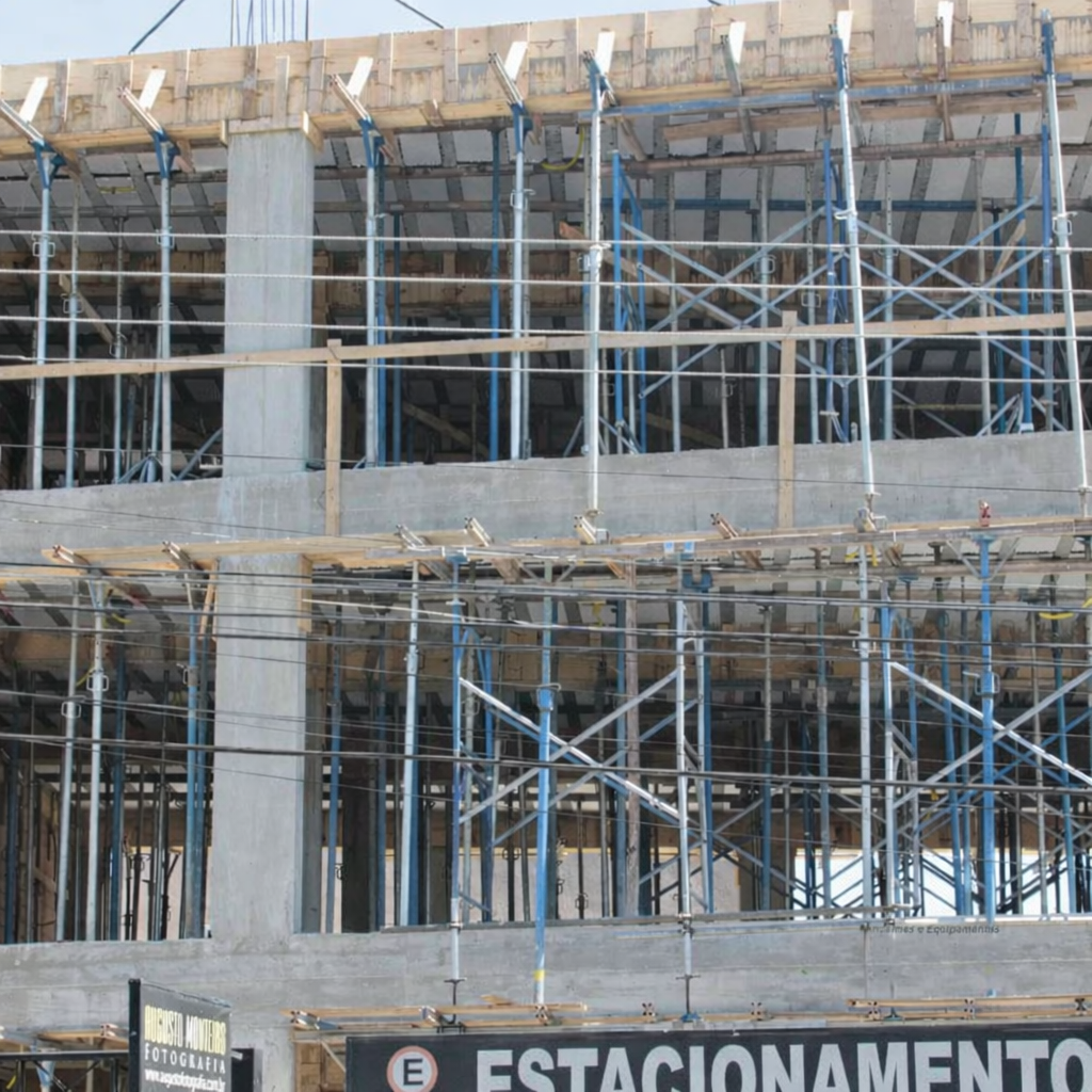 Escoramento Metálico em Obras: Escoras, Vigas, Forcados e Tripés