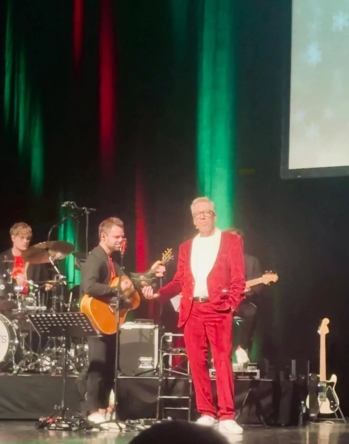 Eine Weihnachtslesung in cool? Die Idee habe ich schon seit ein paar Jahren. Fr&uuml;her habe ich Weihnachtsgeschichten in Kirchen vorgelesen. Aber wie bekommt man das ein bisschen aufregender hin? Dieses Jahr hat der Mut gesiegt und &bdquo;Christmas