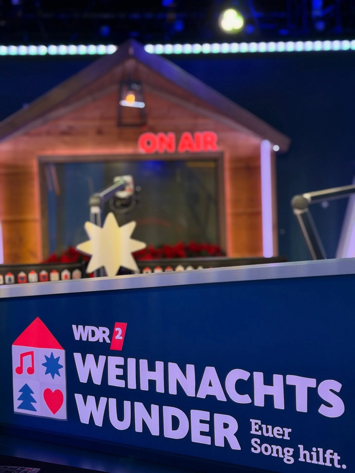 Kinder, es geht gleich los. Heute war Wohnungs- und Glashausbesichtigung, Technik-Check, Warmwerden. Samstag um 10 ziehen wir ein und gehen dann auch 107 Stunden nicht mehr weg. Aber soviel ist klar: Essen, ich lieb&lsquo;s. Wer von euch kommt auch z