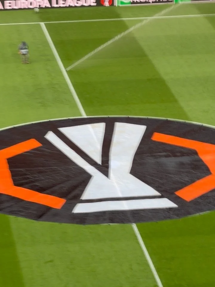 Once in a lifetime. Wann kommst du als Fan eines kleineren Vereins mal in die Verlegenheit, ein europ&auml;isches Halbfinale zu erleben. Und dann noch in einem der au&szlig;ergew&ouml;hnlichsten Stadien der Welt. Auch wenn der Schiedsrichter es nicht