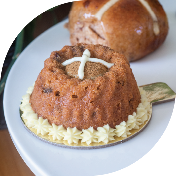 A Hot Cross Bundt petit gateau