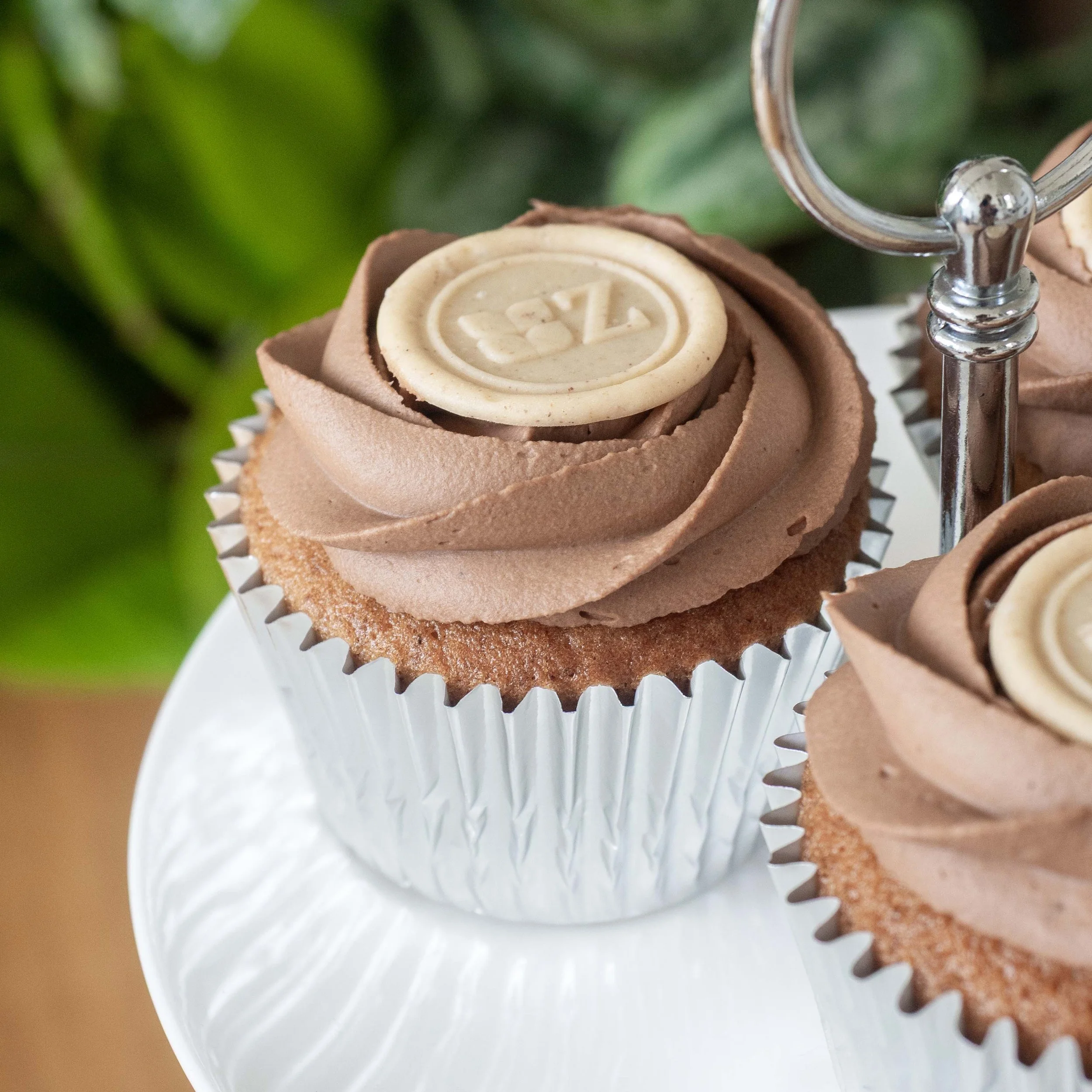 a single speculaas and chocolate cupcake