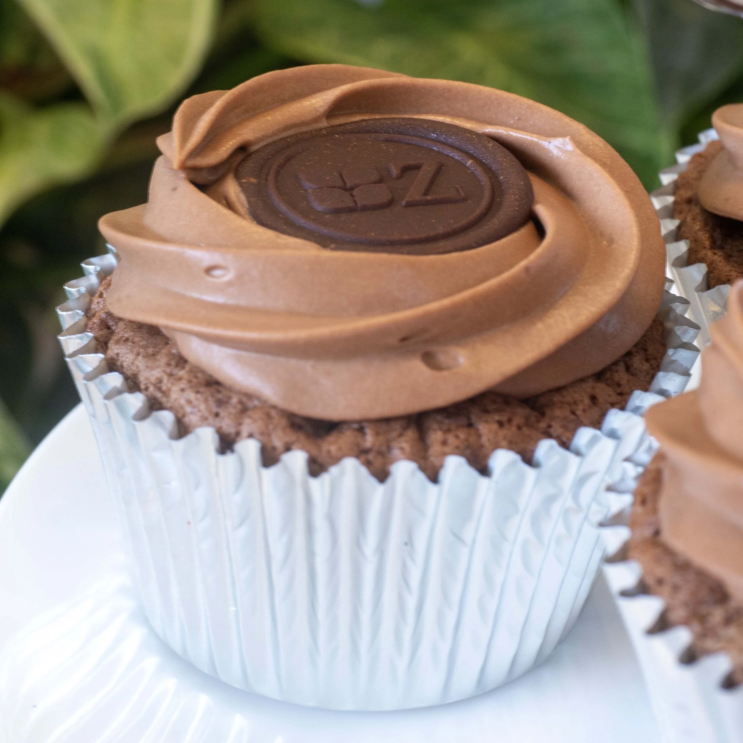 a single sachertorte cupcake