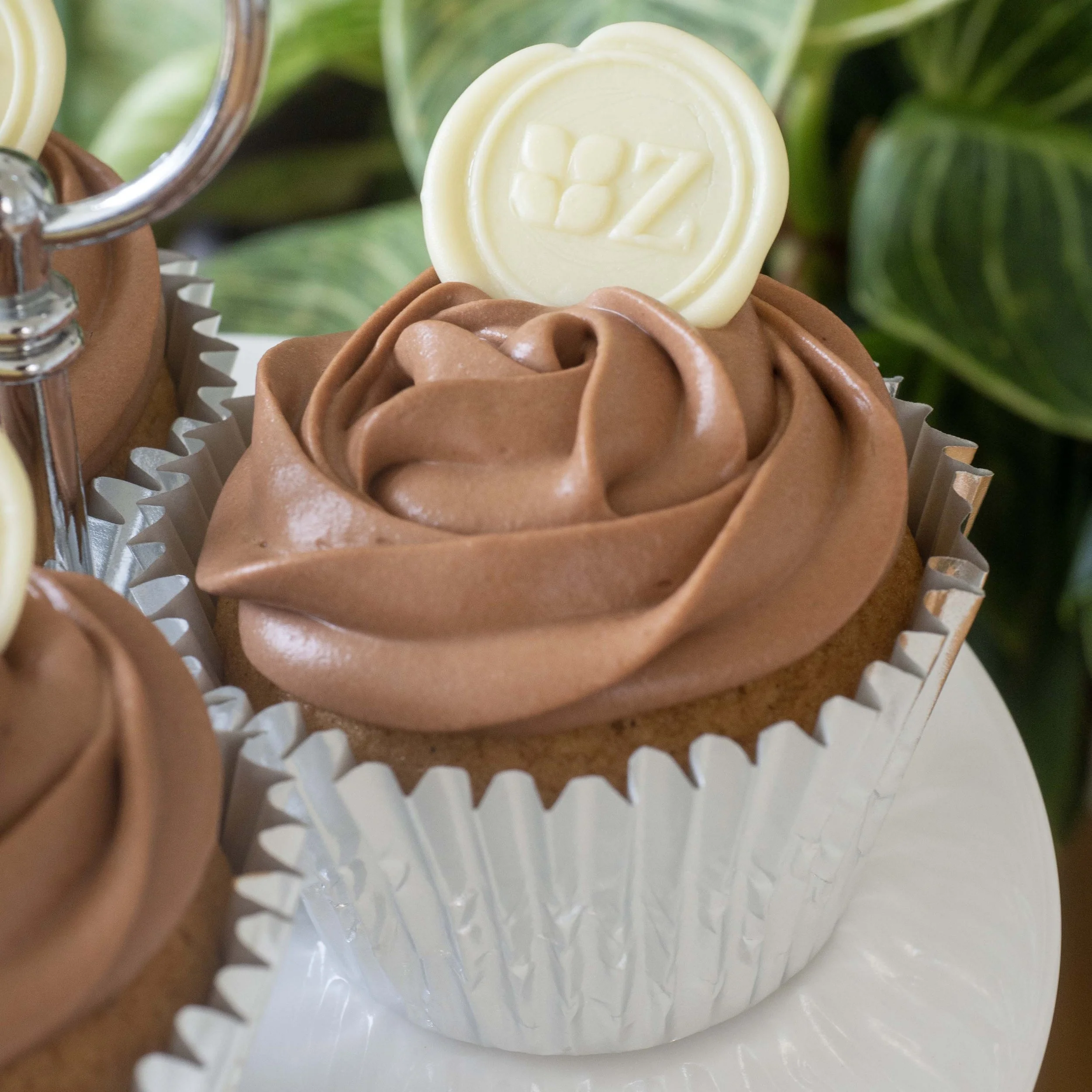 a single speculaas and chocolate cupcake