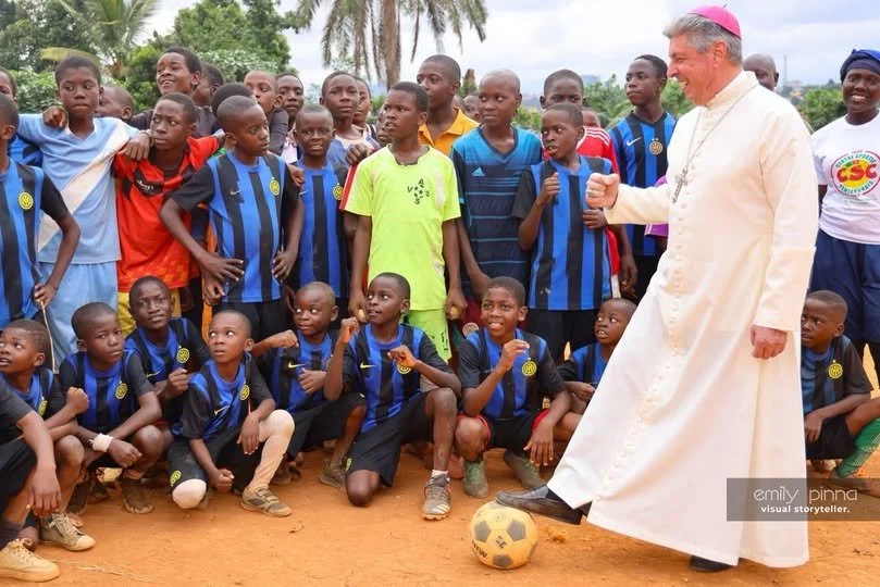 Cameroun : à la veille de la rentrée scolaire, le Nonce appelle à laisser les enfants aller à l'école en paix >>