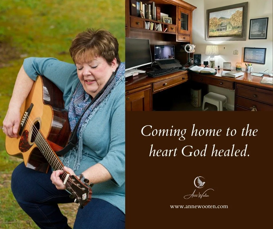 Behind the Scenes of a Healed Heart 💖
.
.
What you don&rsquo;t always see
is where this journey really began 
and still happens.🤍

Before coaching&hellip;
before books&hellip;
before walking with others&hellip;

there are quiet mornings like this&h