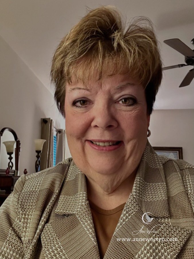 Who I Was. Who I Am Now&mdash;In Christ ✝️
.
.
There was a time when I lived from the outside in.

I believed in God.
I loved Jesus.
I showed up, served, and tried to do the &ldquo;right&rdquo; things.

But beneath all of that,
I carried more than I 