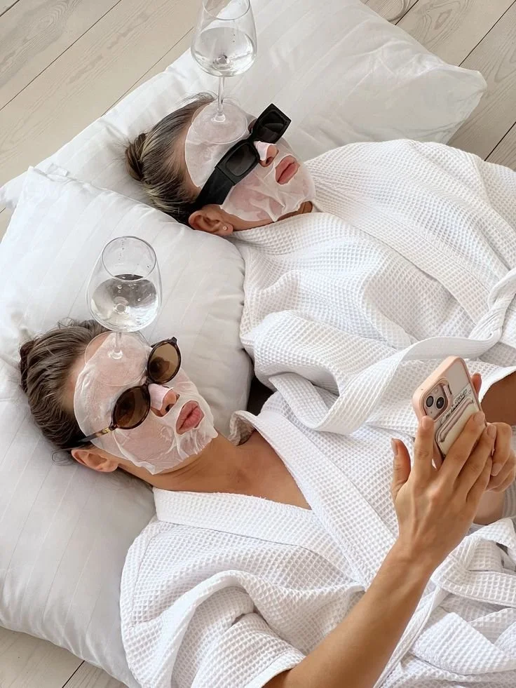 Skin treatments don&rsquo;t stop in clinic 🤍

The little things you do at home &mdash; consistently &mdash; are what keep your skin healthy, balanced, and glowing.

Because great skin is built in the in-between moments too.