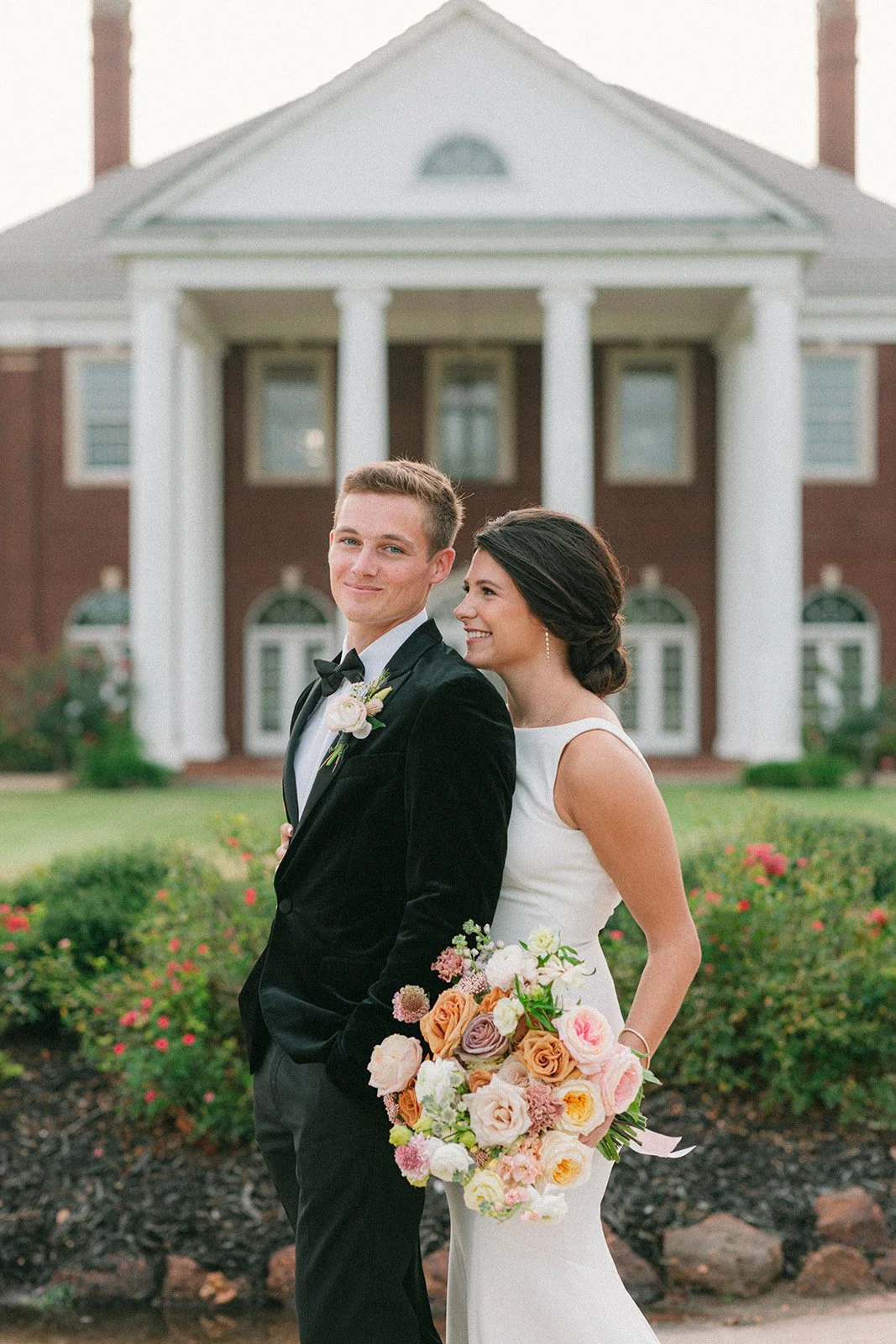Texas Destination wedding venue Austin The mansion at colovista