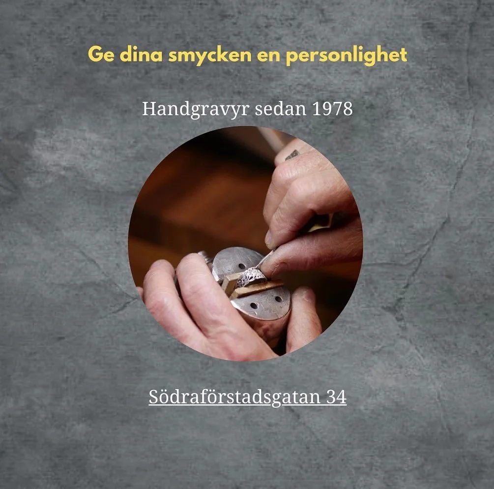K&auml;nner du ocks&aring; att du vill ge dina &auml;godelar en personlig touch? 🤩

Genom handgravyr blir n&auml;mligen ditt smycke personligt. Handgravyren &auml;r ett hantverk som inte f&ouml;rekommer ofta och &auml;r mycket s&auml;llsynt. Smycket