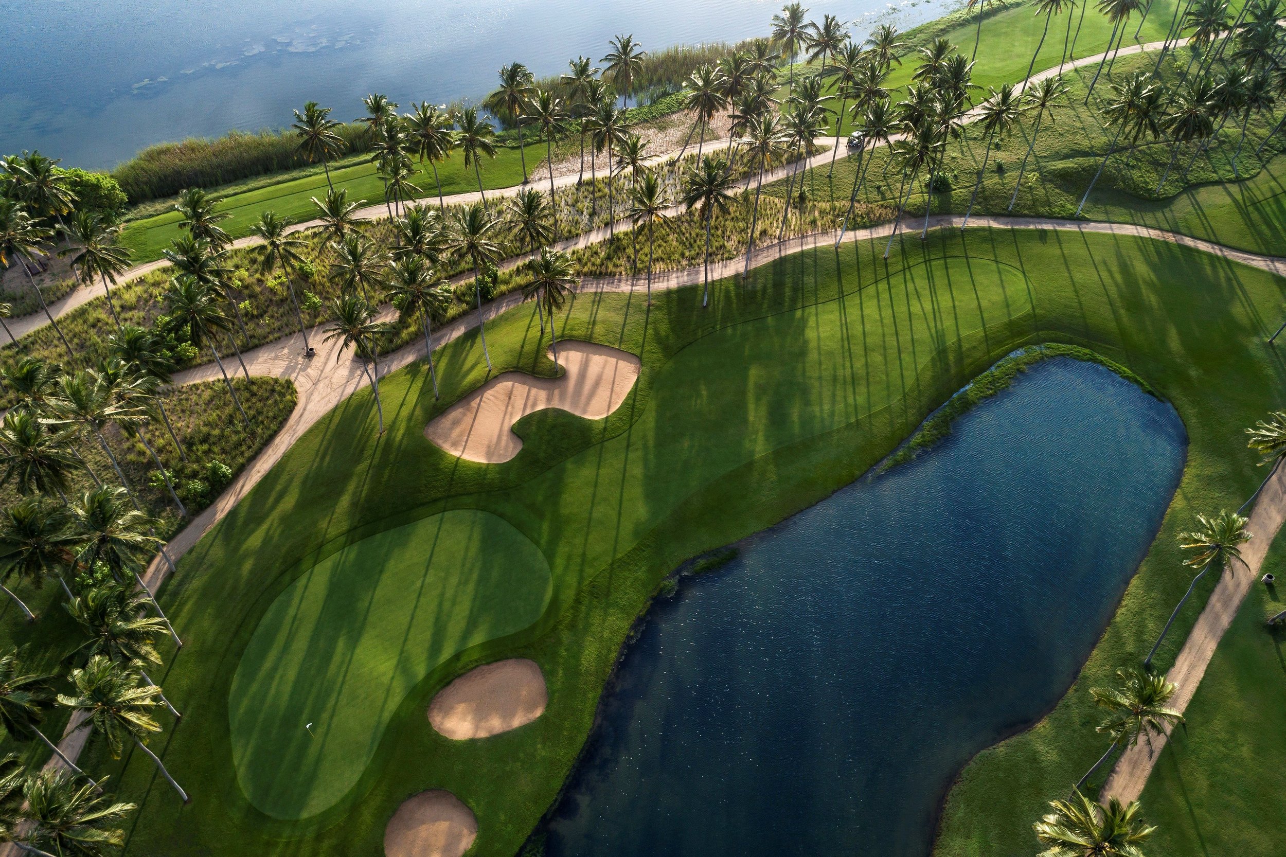 1c. Golf course - aerial.JPG