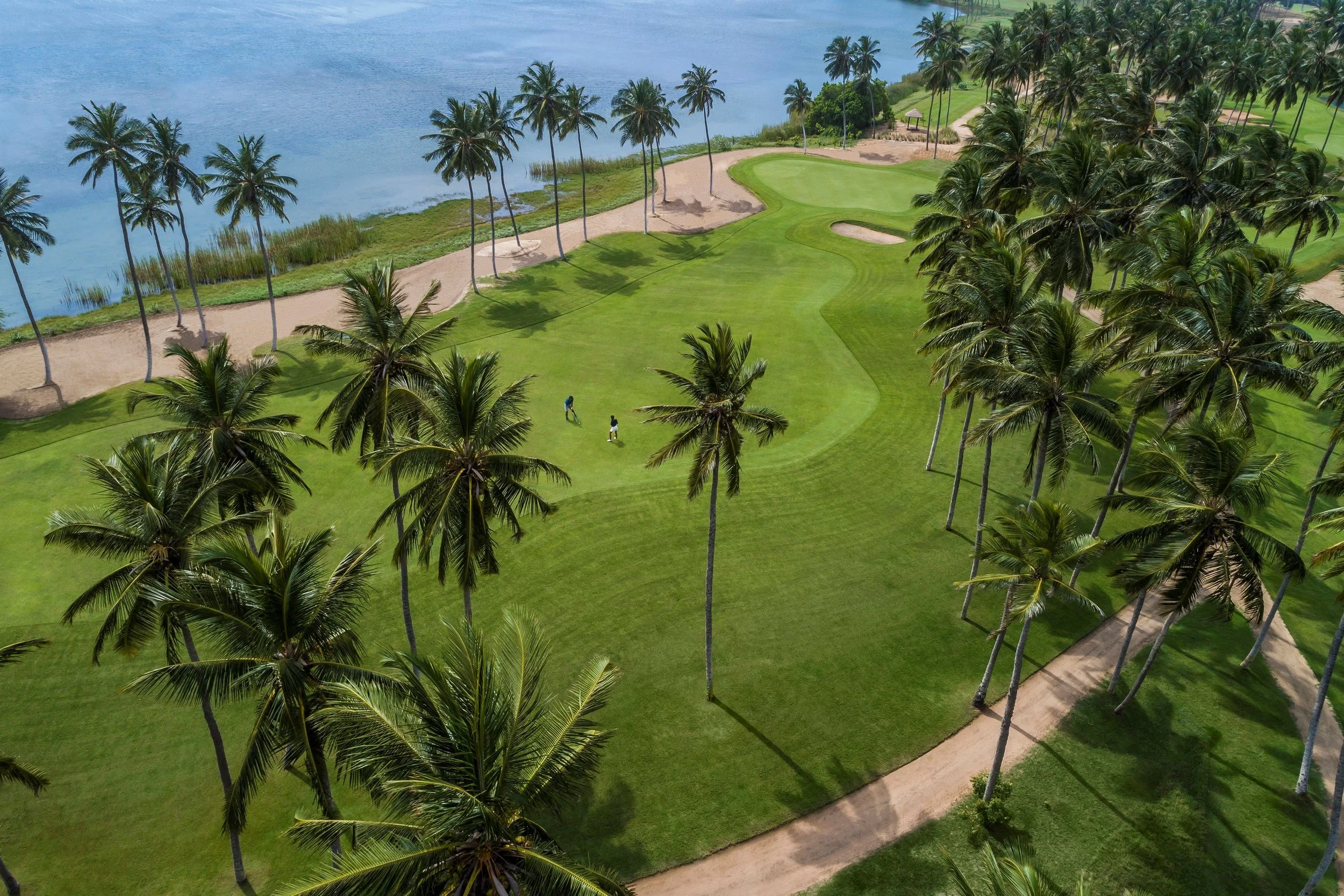 1i. Golf course - aerial.JPG