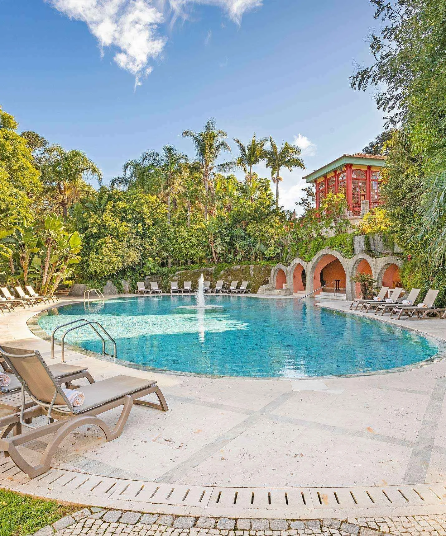 pestana-palace-lisboa-facilities-pool.jpg