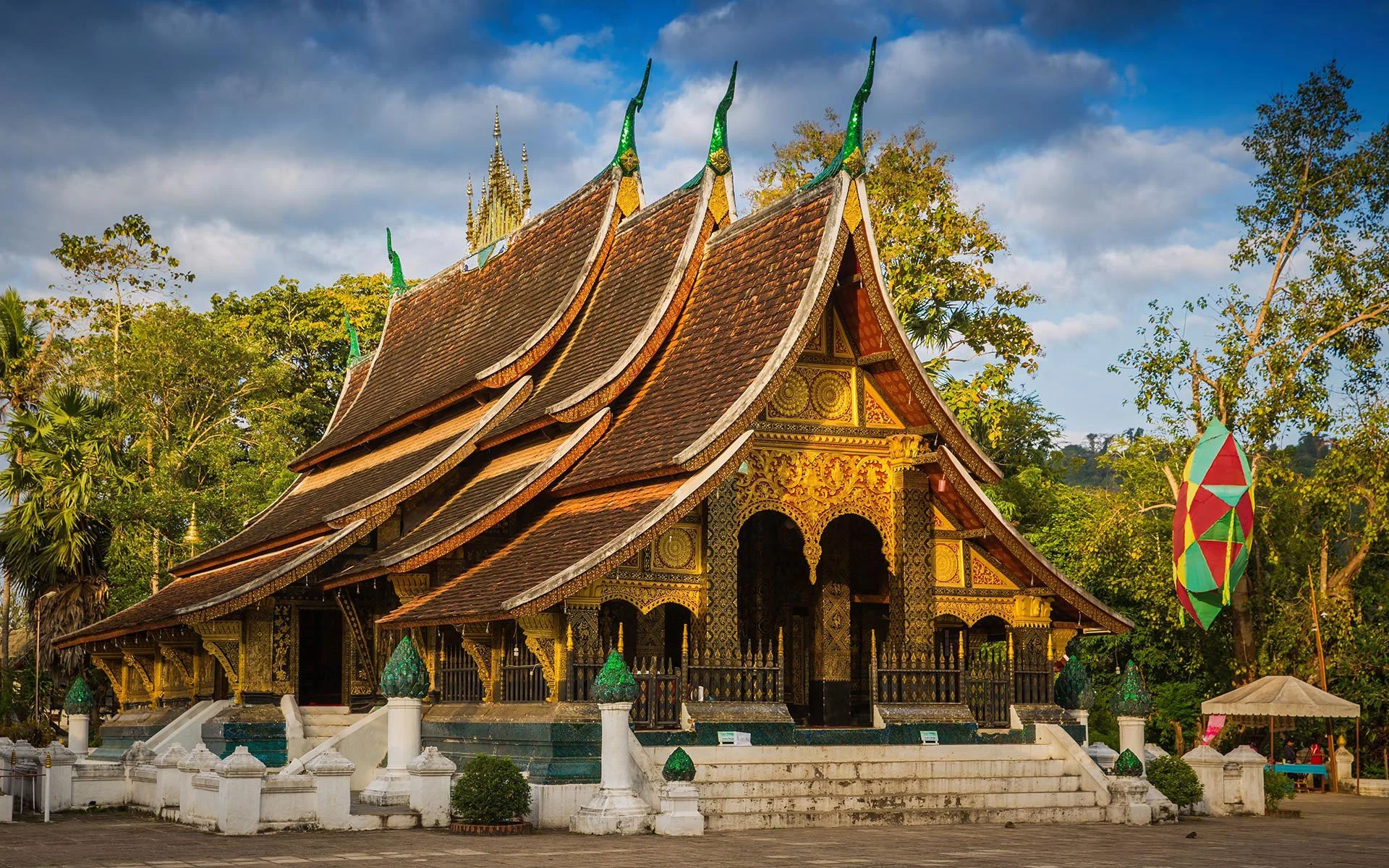 Wat Xieng Thong (1).jpg